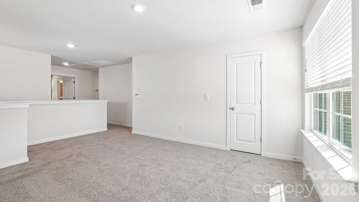 Single Family Residence at 552 Dazzle Loop, Newton, photo 36 of 64