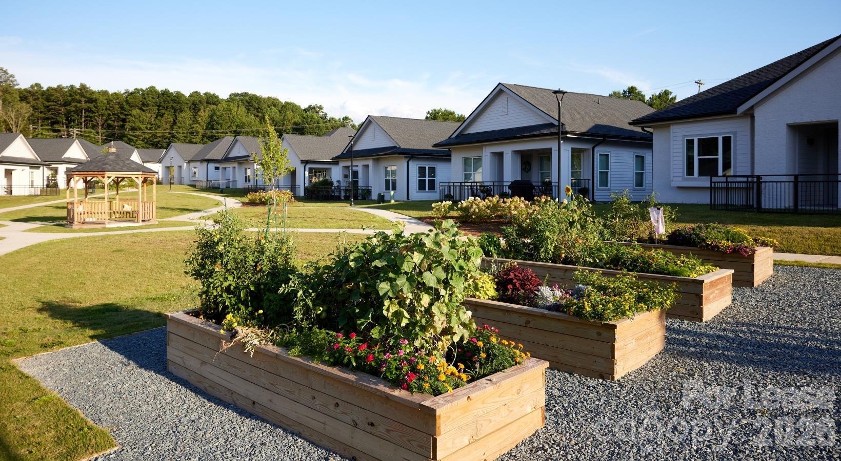 Apartment at 4101 Glenloch Circle, Matthews, photo 20 of 28