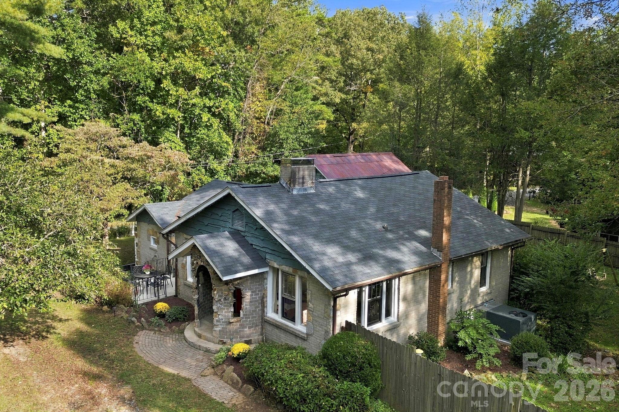 Single Family Residence at 2004 Old South Carolina Avenue, Hendersonville, photo 40 of 47