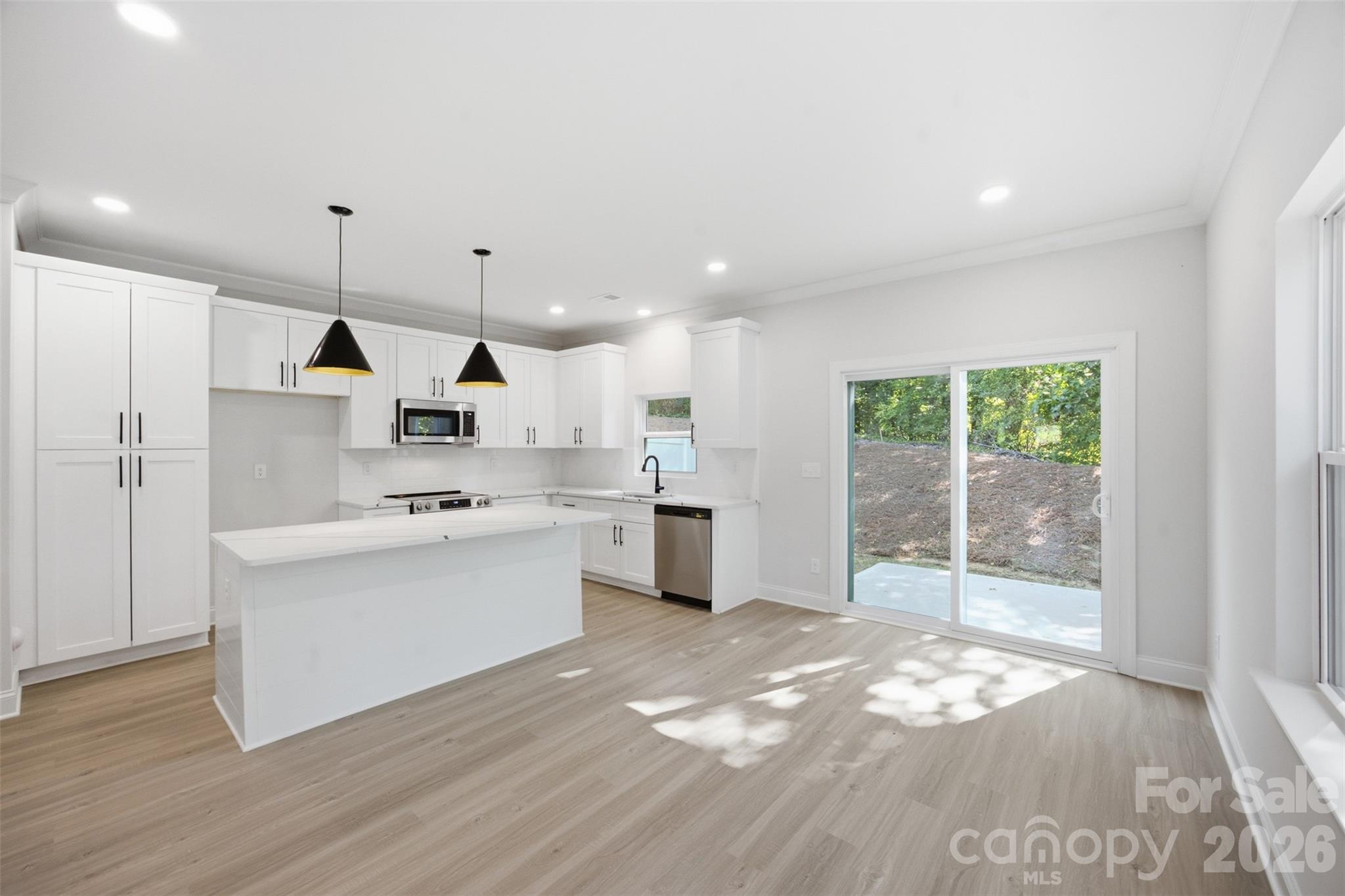 Townhouse at 605 Coulwood Drive, Charlotte, photo 9 of 48