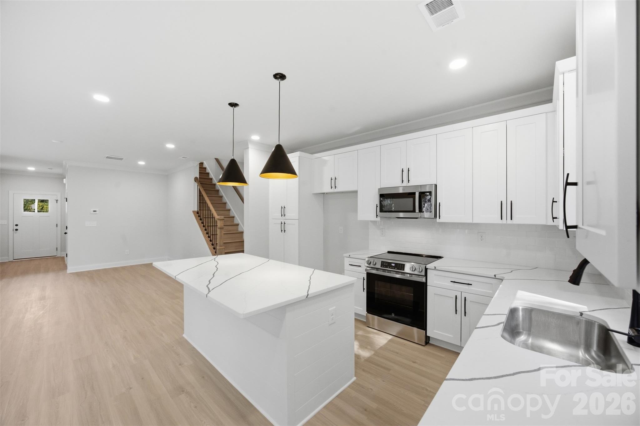 Townhouse at 605 Coulwood Drive, Charlotte, photo 10 of 48