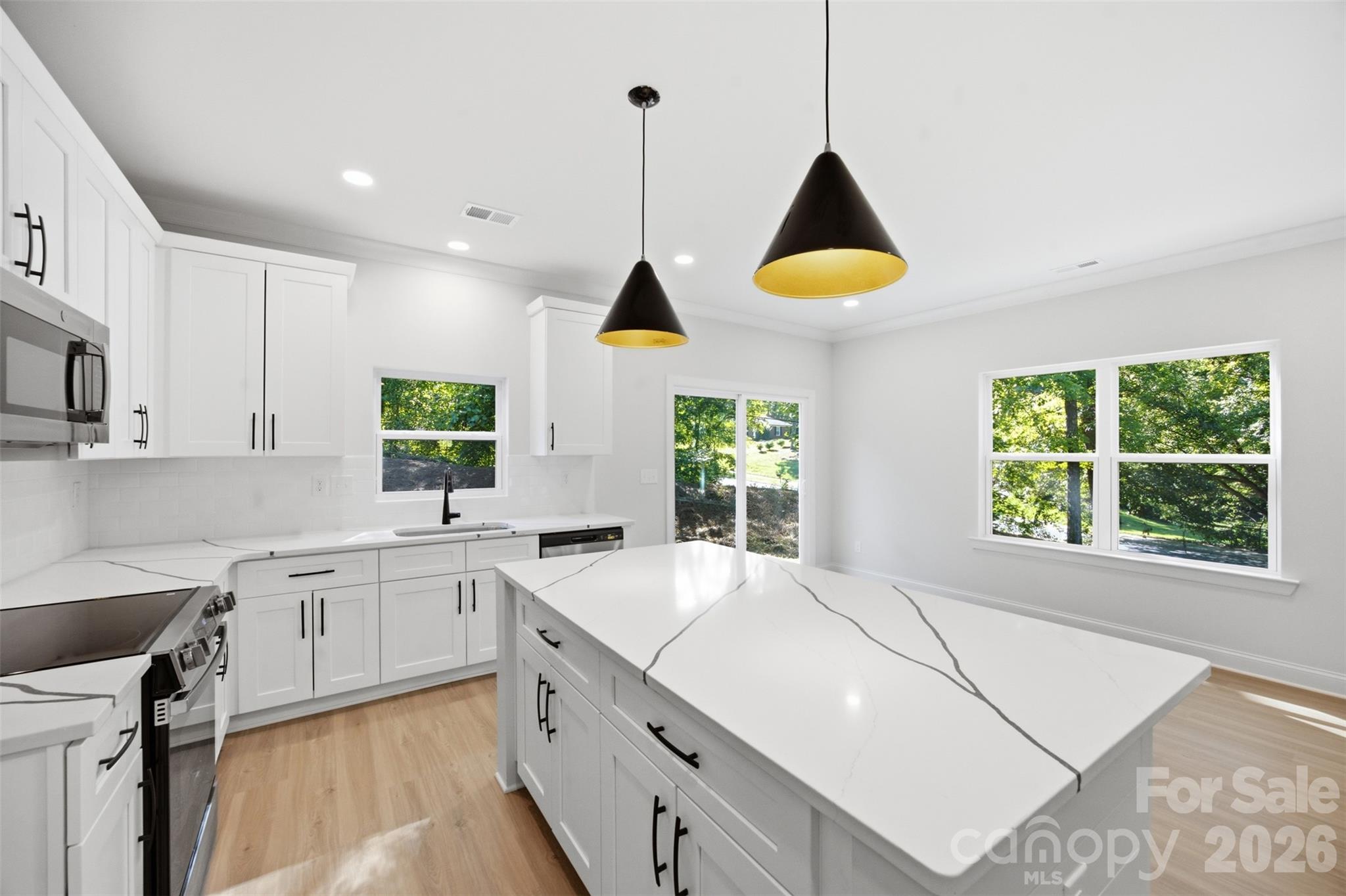 Townhouse at 605 Coulwood Drive, Charlotte, photo 14 of 48