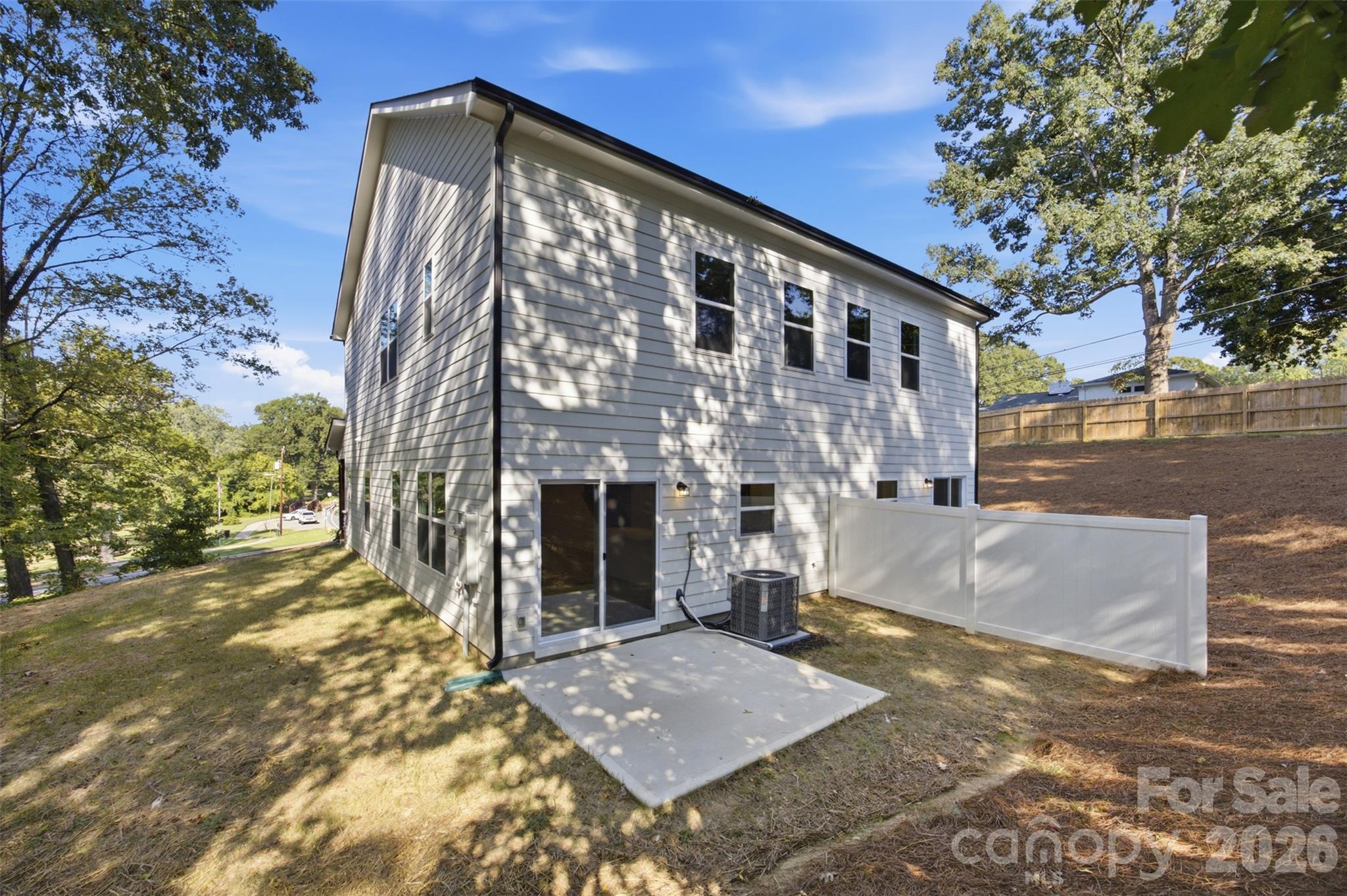 Townhouse at 605 Coulwood Drive, Charlotte, photo 34 of 48