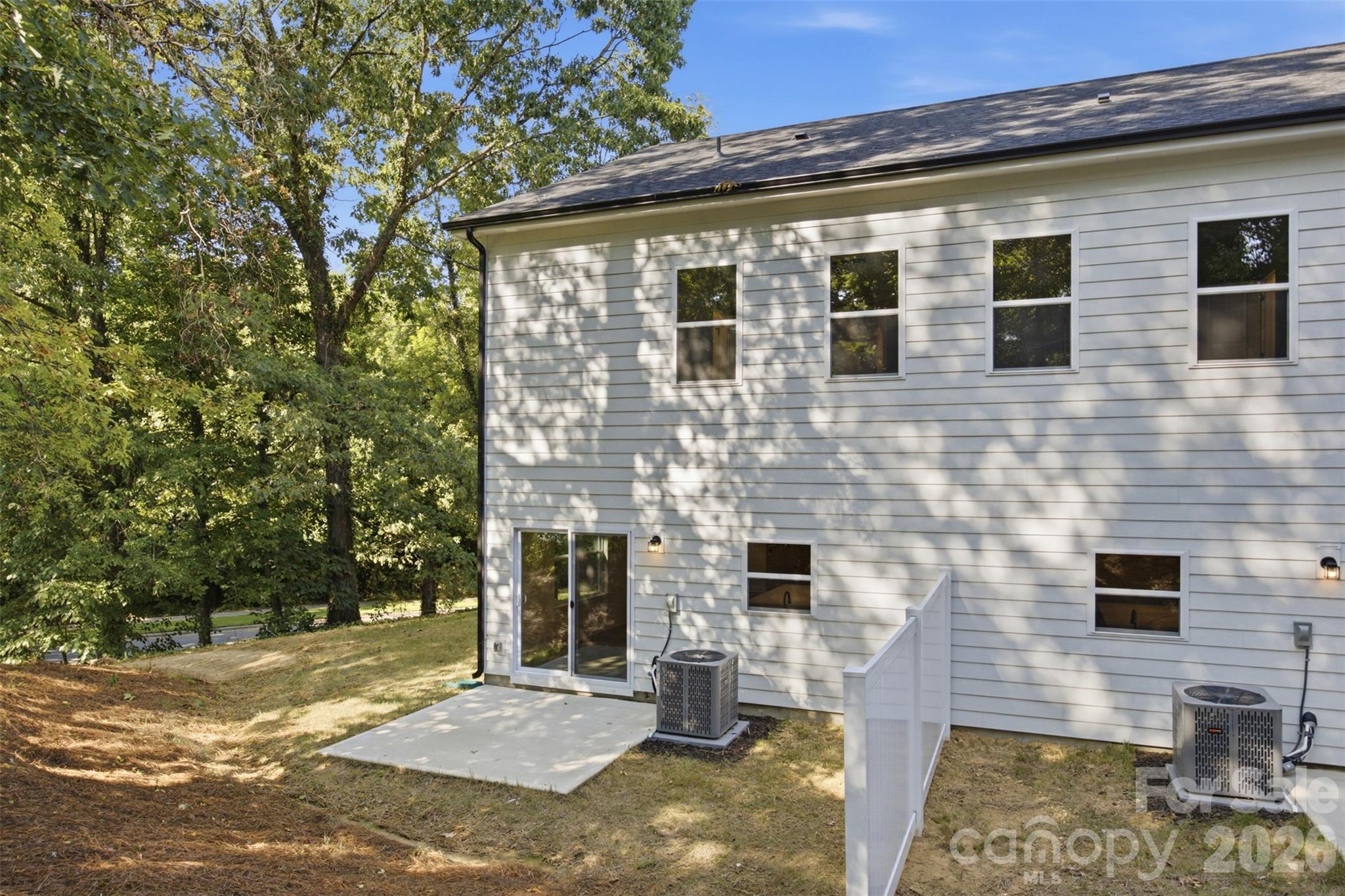 Townhouse at 605 Coulwood Drive, Charlotte, photo 35 of 48