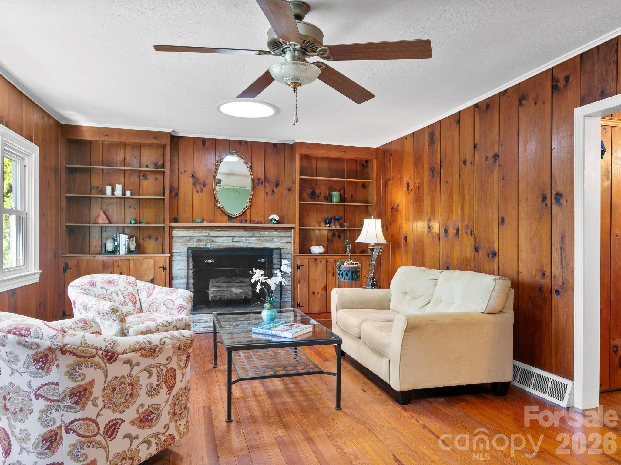 living room - 119 Briarwood Lane, Hendersonville