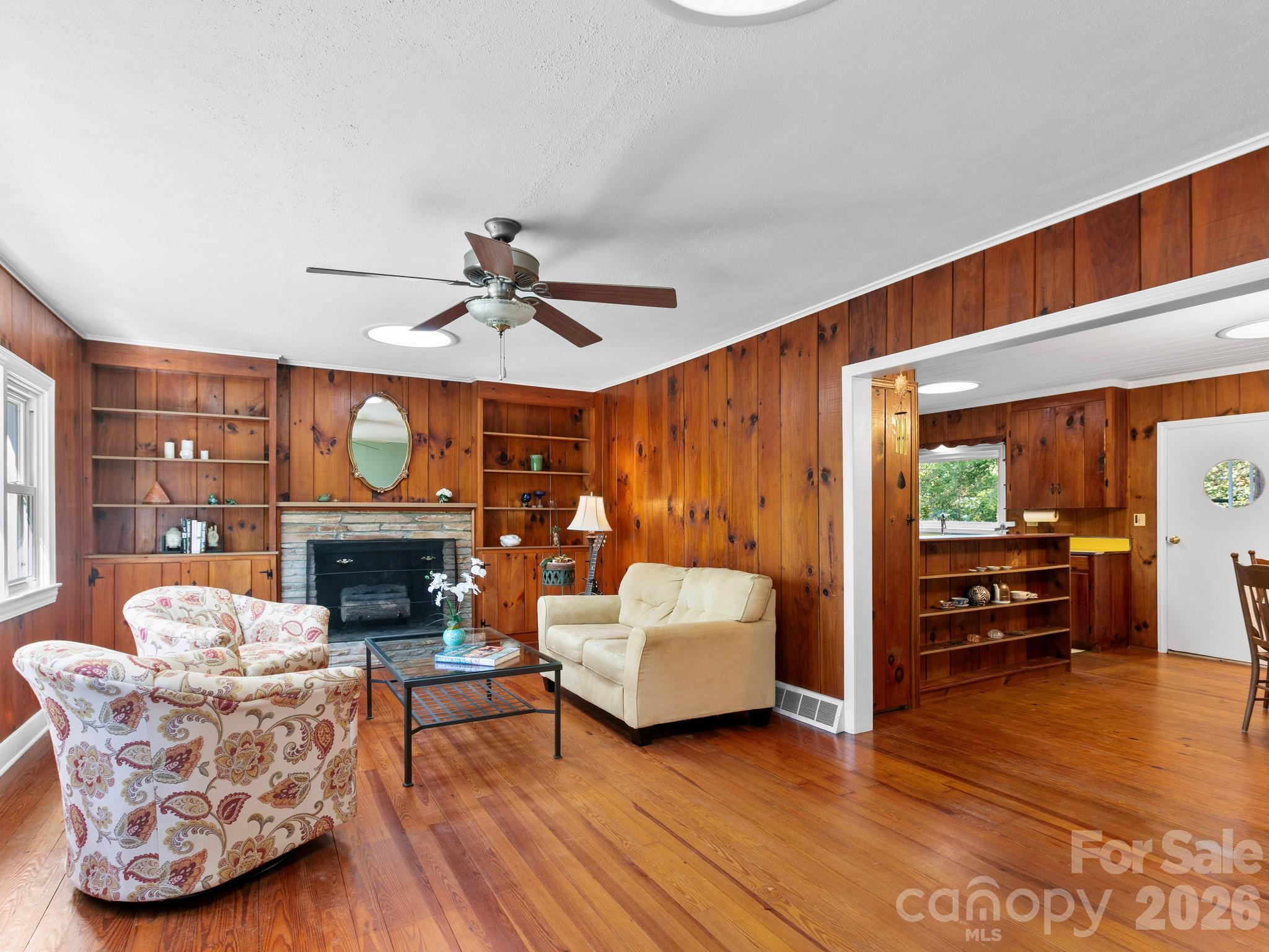 semi open plan - 119 Briarwood Lane, Hendersonville