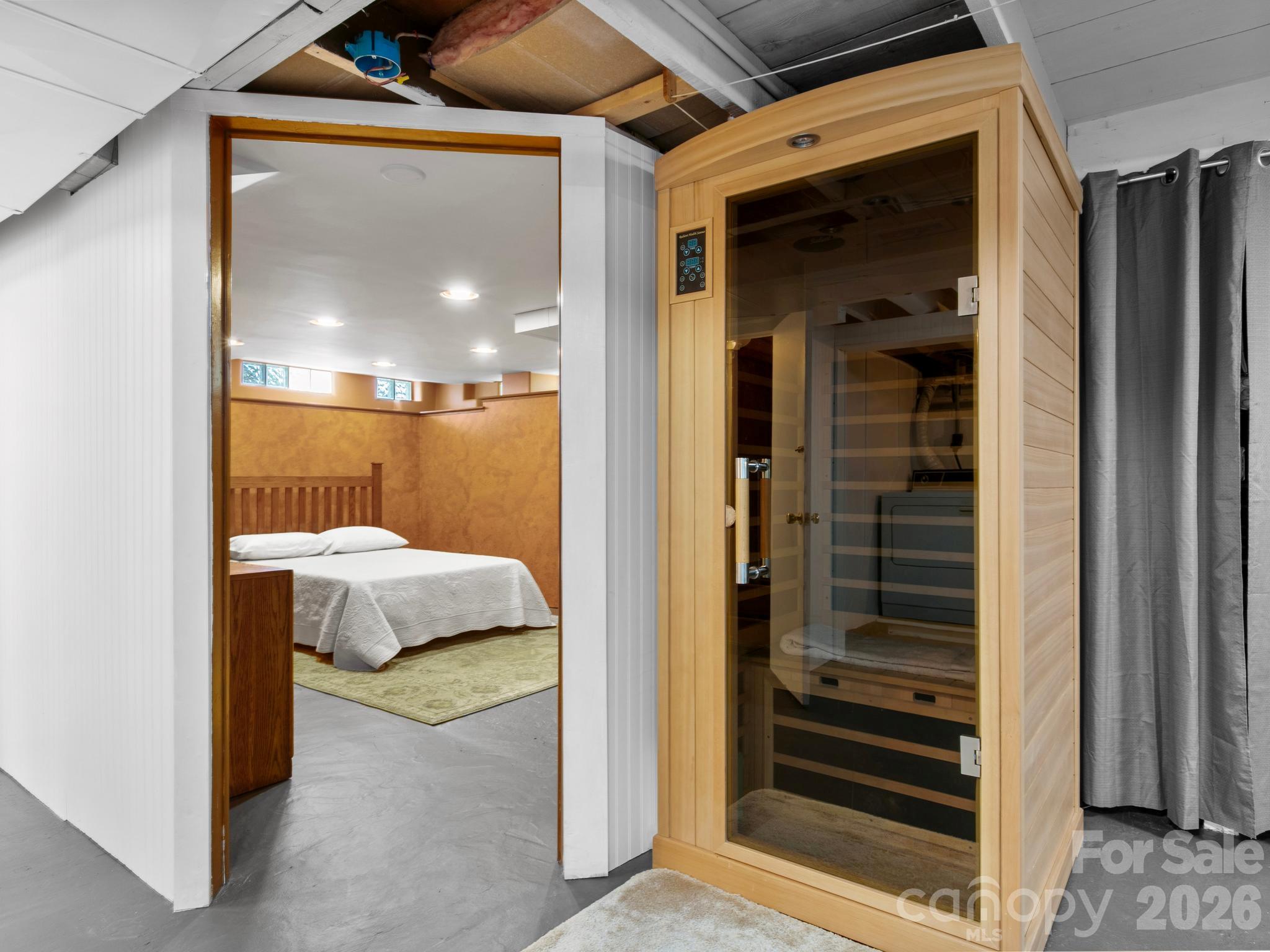 infrared sauna and kiva room - 119 Briarwood Lane, Hendersonville