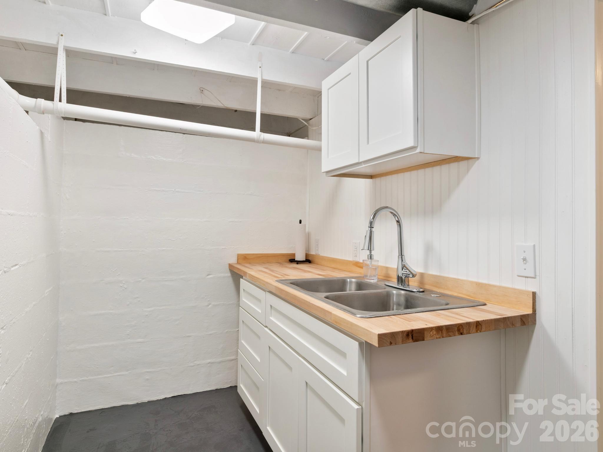 basement kitchenette - 119 Briarwood Lane, Hendersonville