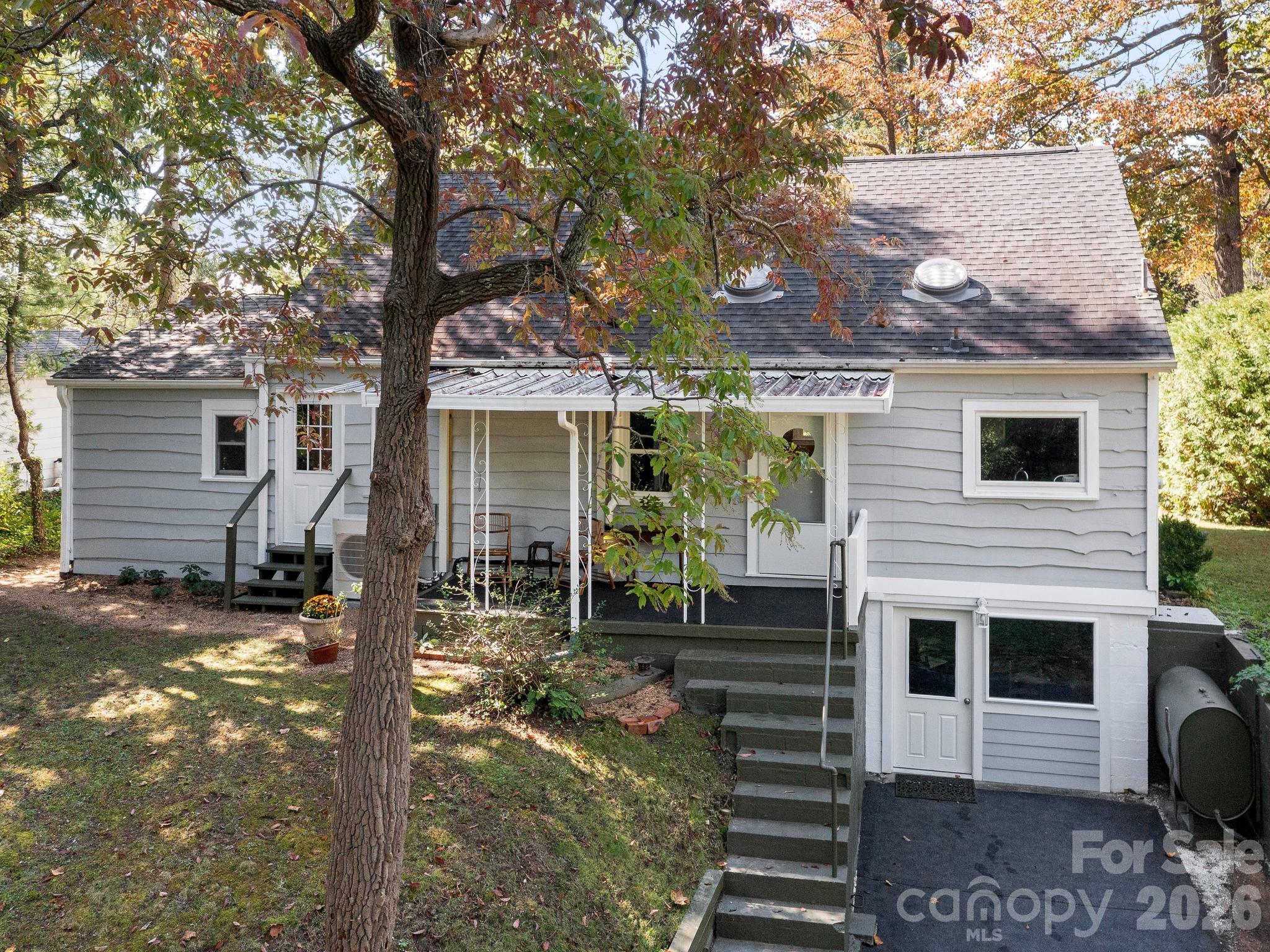 fairytale cottage - 119 Briarwood Lane, Hendersonville