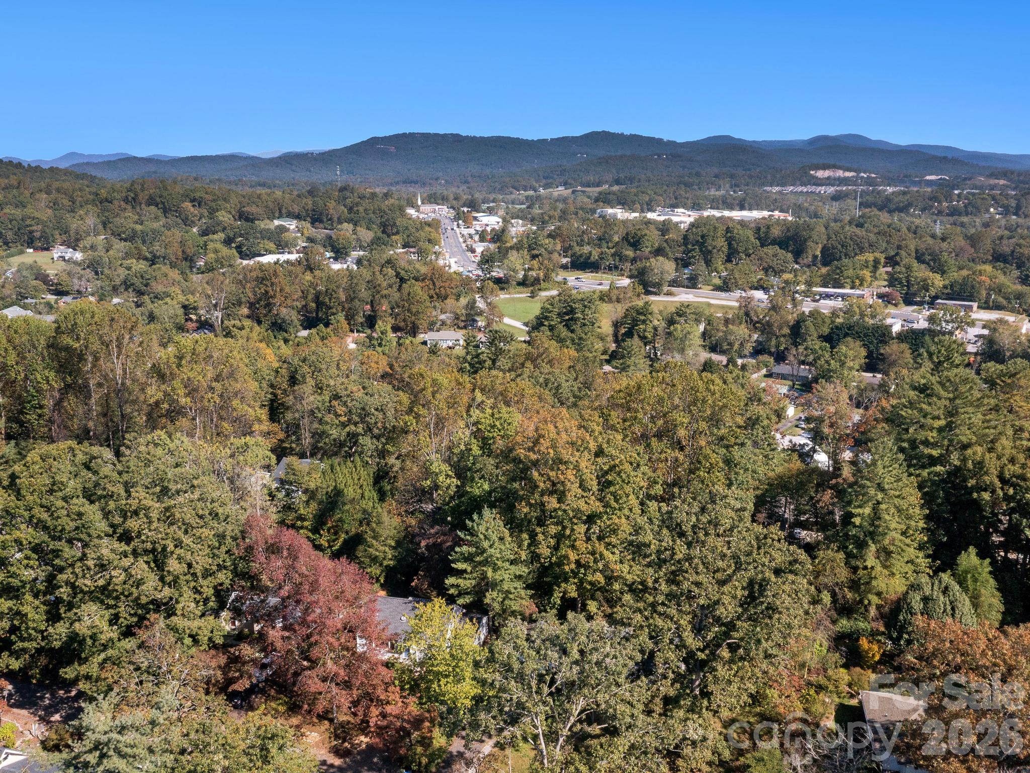 close to downtown - 119 Briarwood Lane, Hendersonville