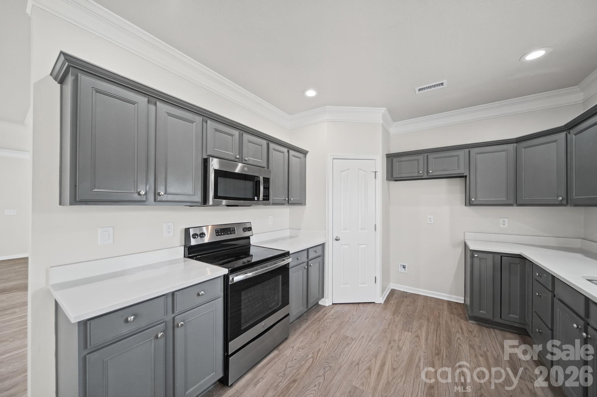 Single Family Residence at 13913 Sugar Oats Lane, Charlotte, photo 10 of 40