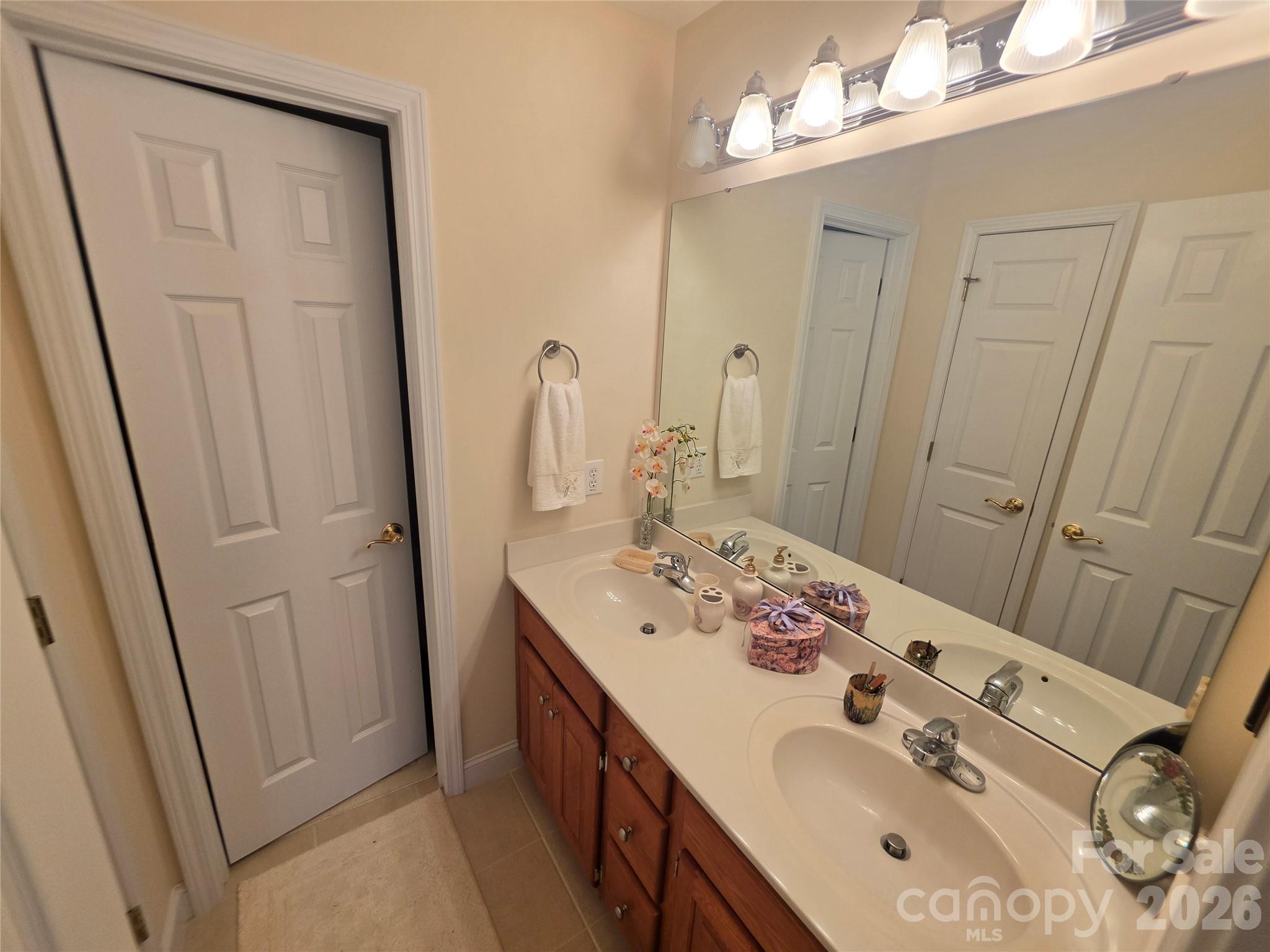 Single Family Residence at 408 5th Avenue NE, Conover, photo 23 of 28