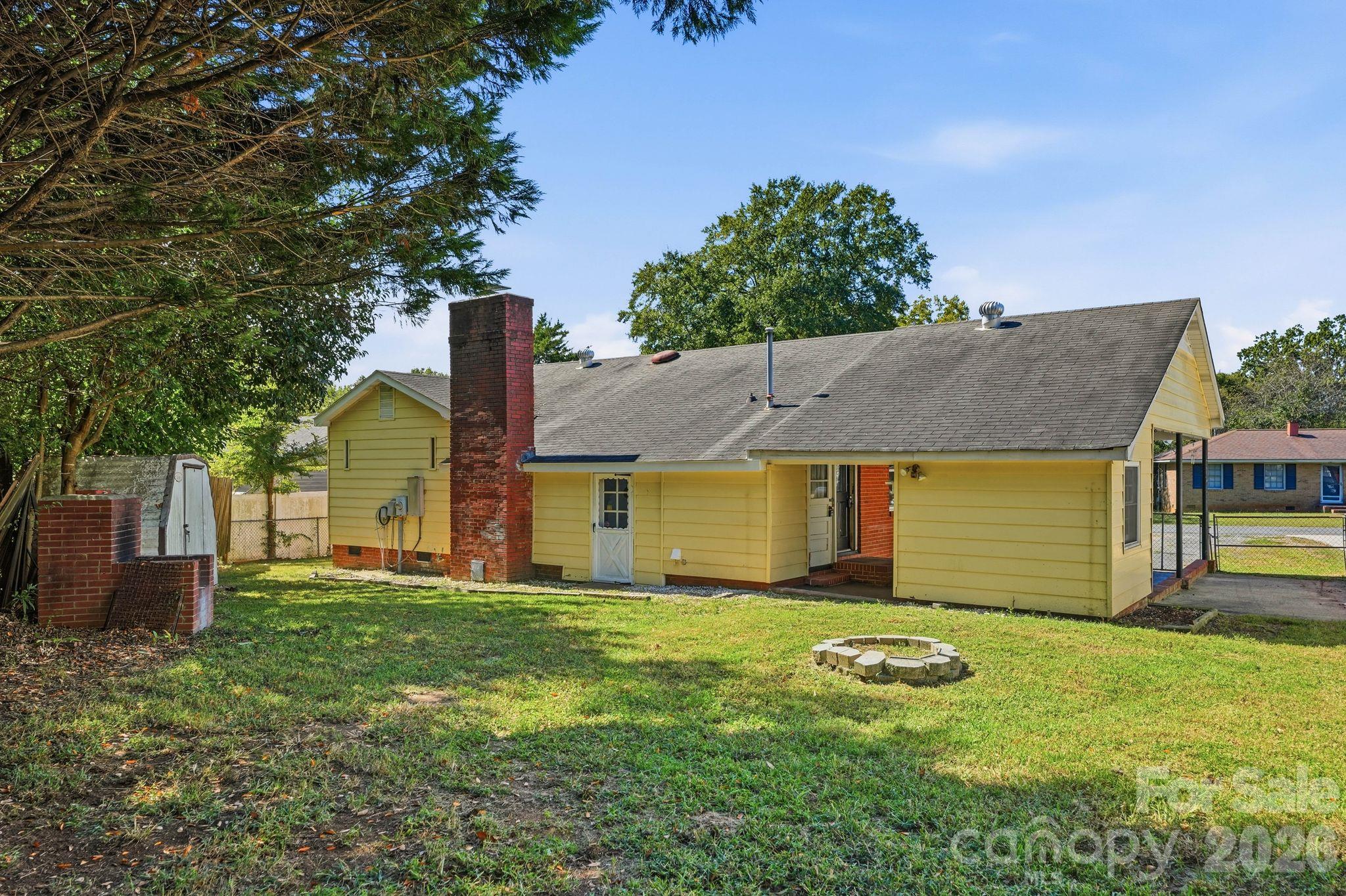 Single Family Residence at 232 Eden Circle, Pineville, photo 12 of 34