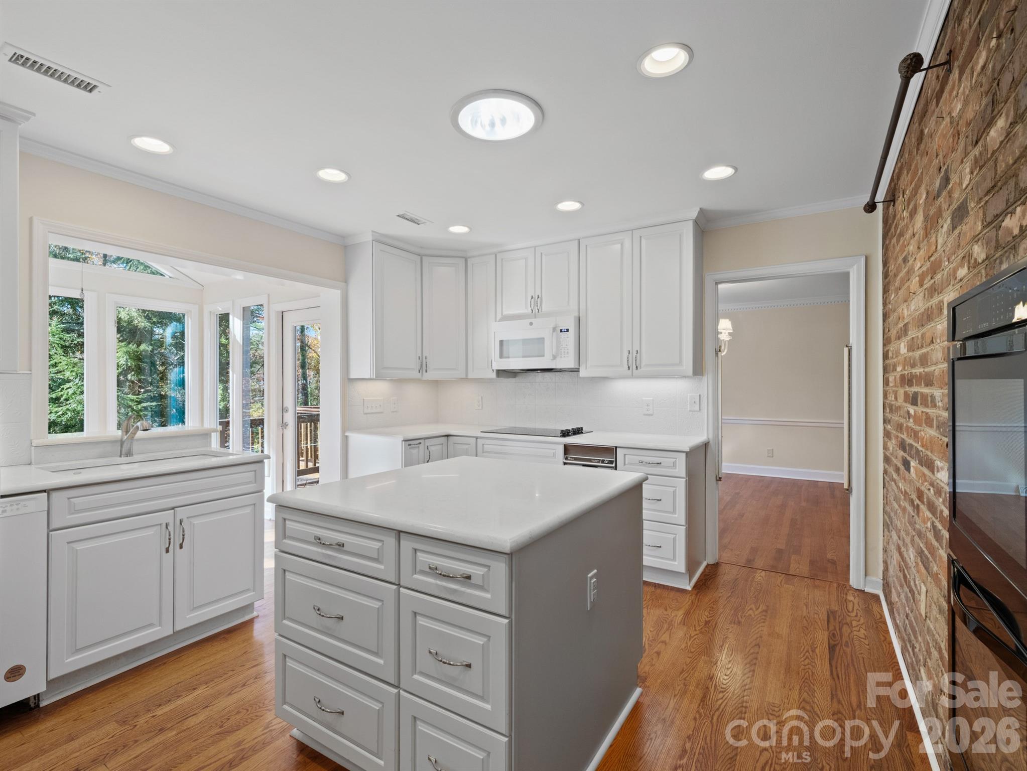 Single Family Residence at 2111 Sagamore Road, Charlotte, photo 7 of 46