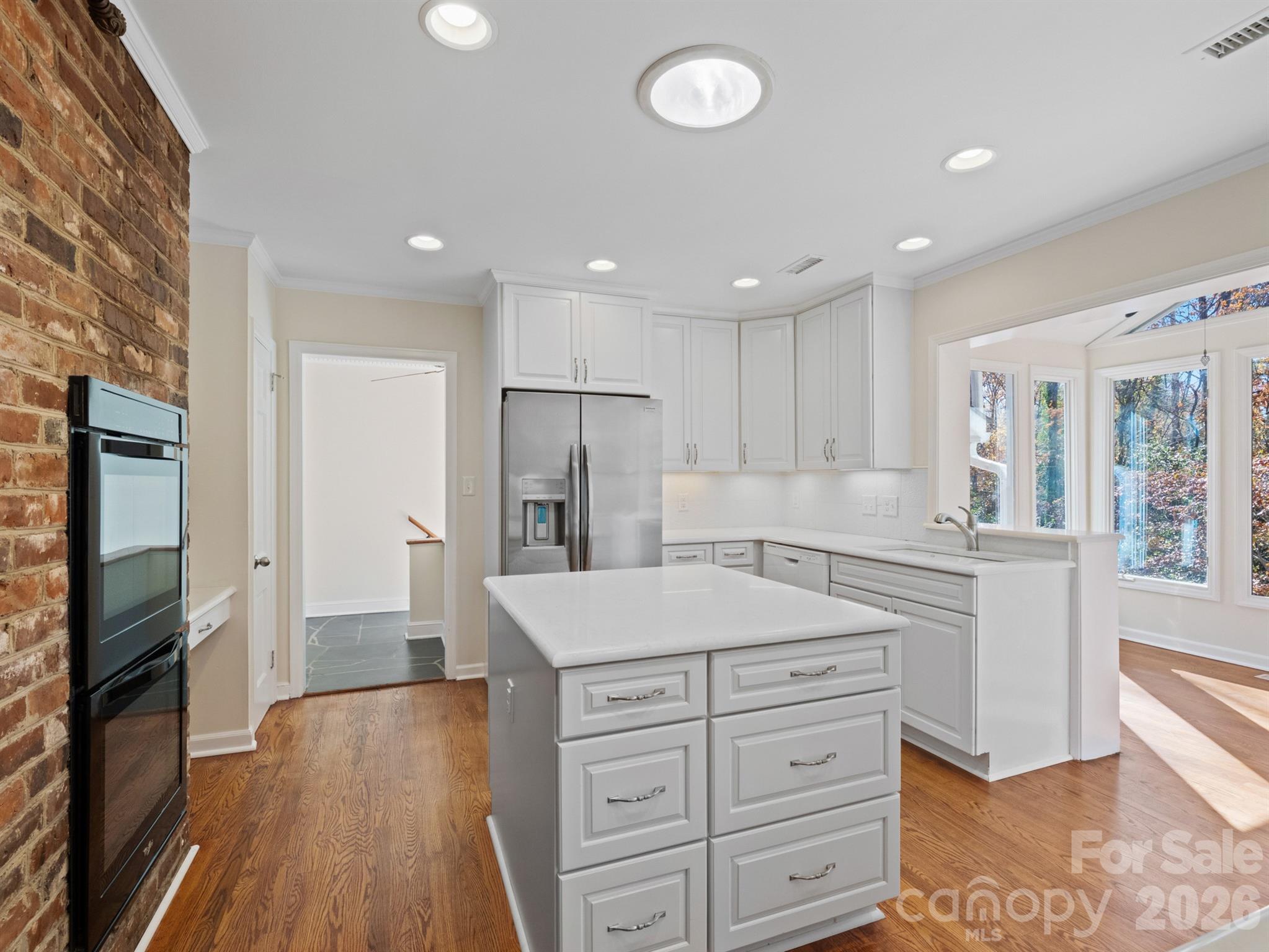 Single Family Residence at 2111 Sagamore Road, Charlotte, photo 8 of 46