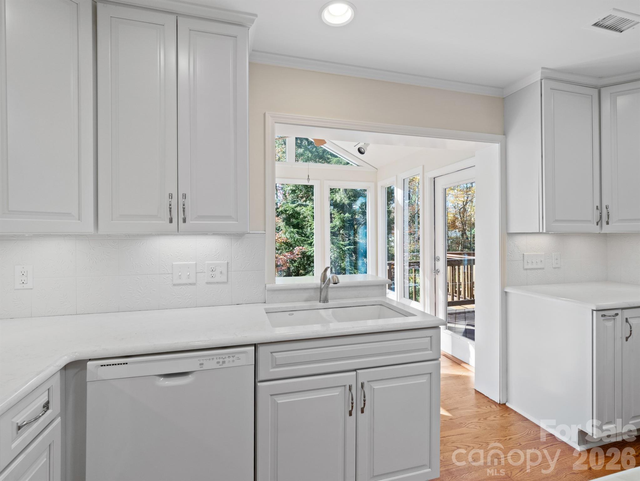 Single Family Residence at 2111 Sagamore Road, Charlotte, photo 9 of 46
