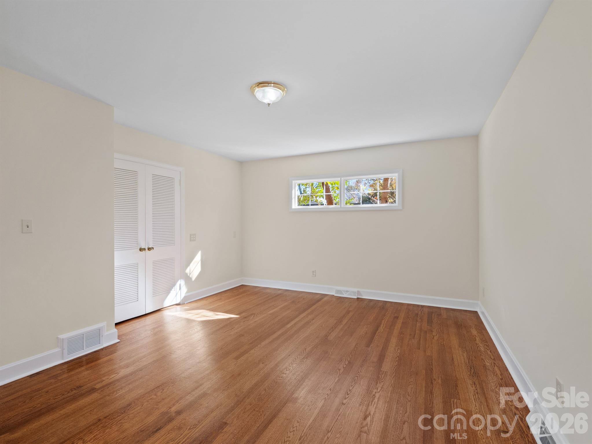 Single Family Residence at 2111 Sagamore Road, Charlotte, photo 16 of 46