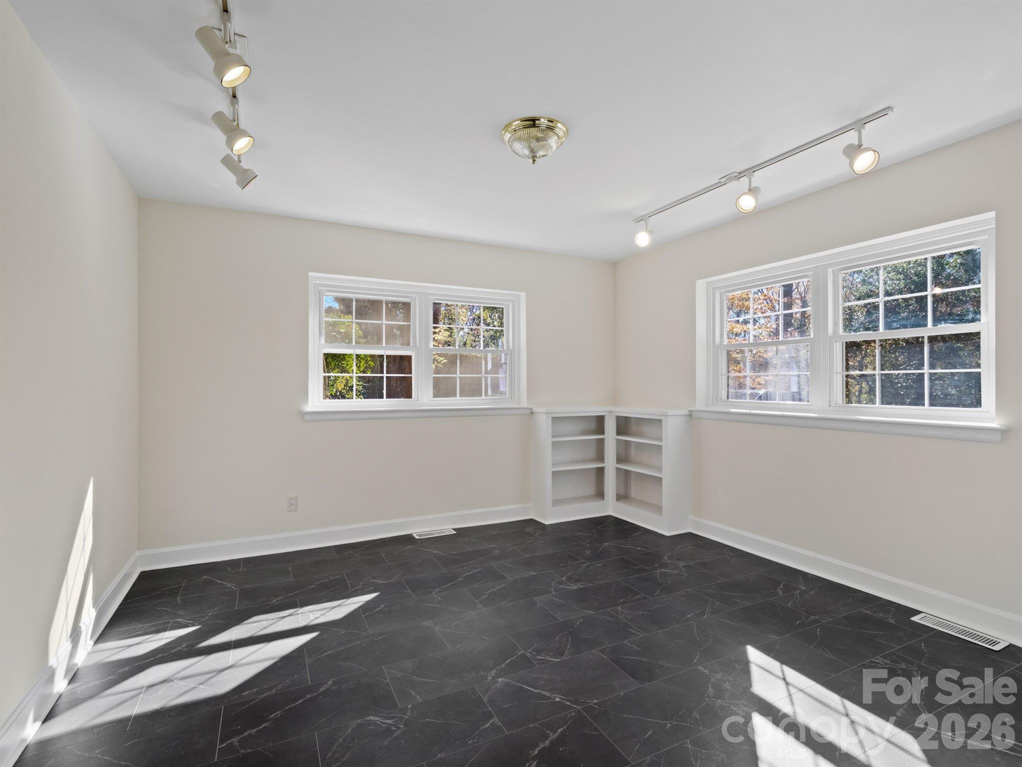 Single Family Residence at 2111 Sagamore Road, Charlotte, photo 31 of 46