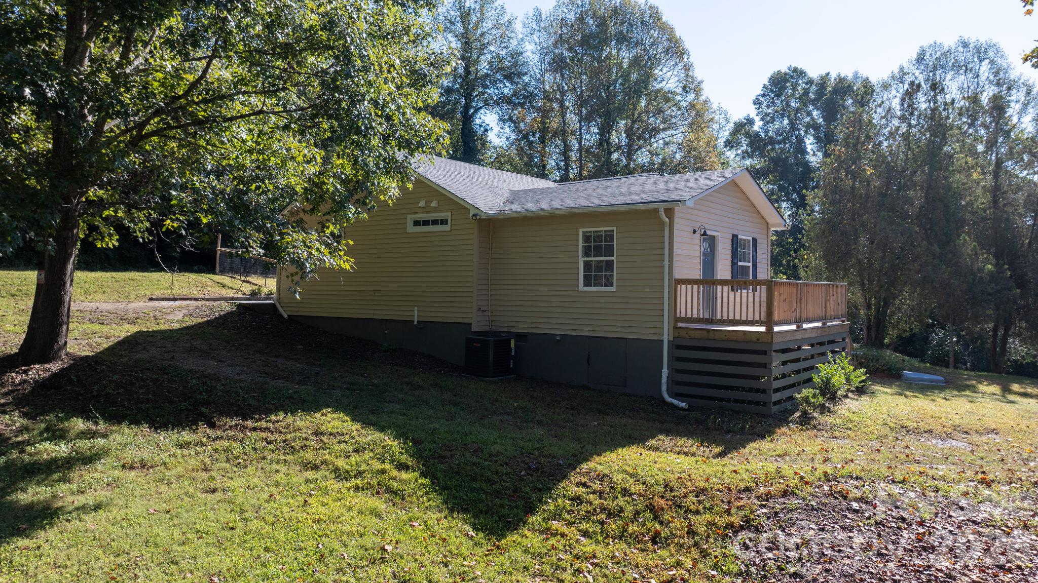 Single Family Residence at 1240 Piedmont Drive, Lenoir, photo 22 of 26