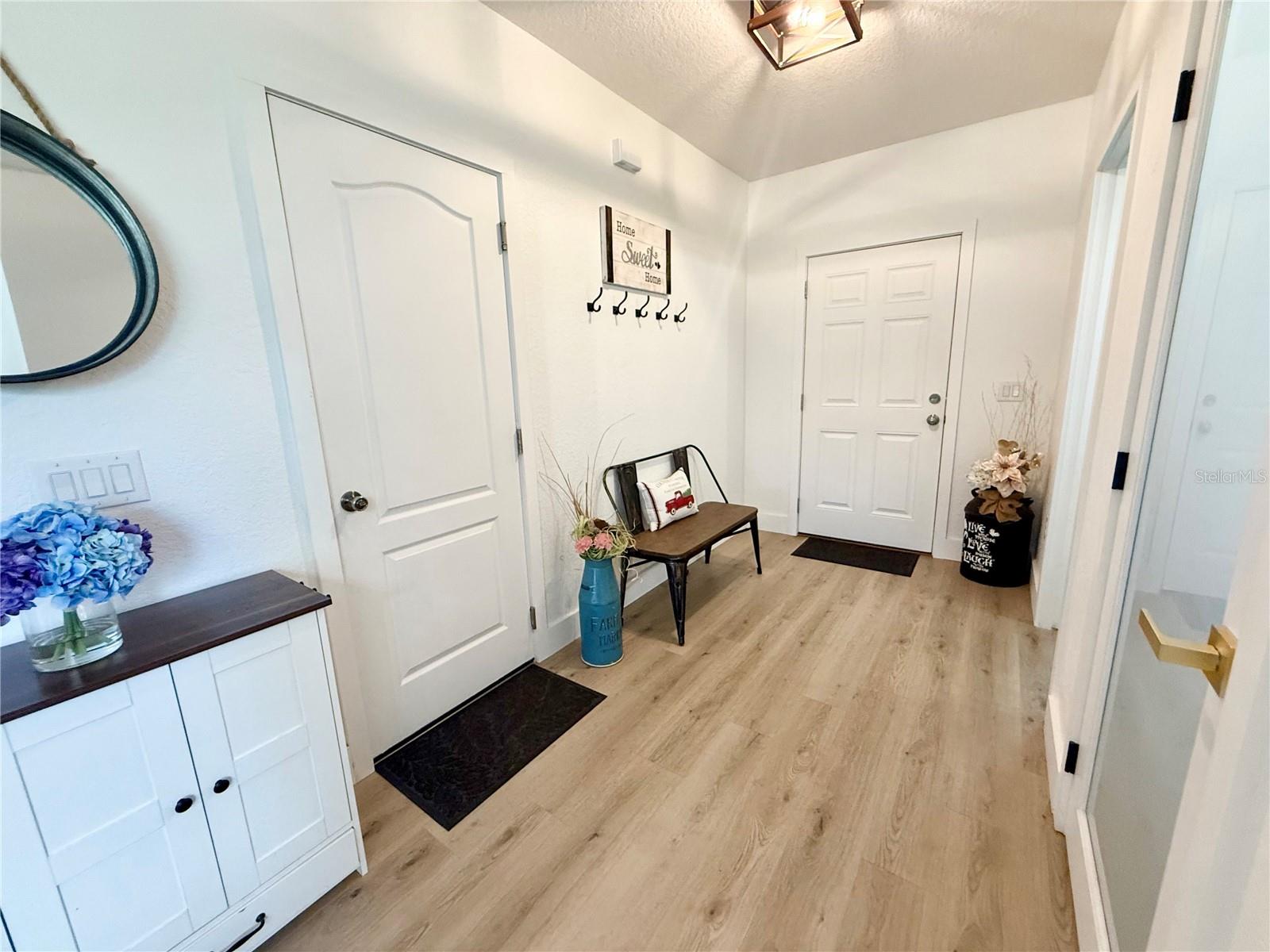 Foyer - 9219 CANNA ST, PORT CHARLOTTE