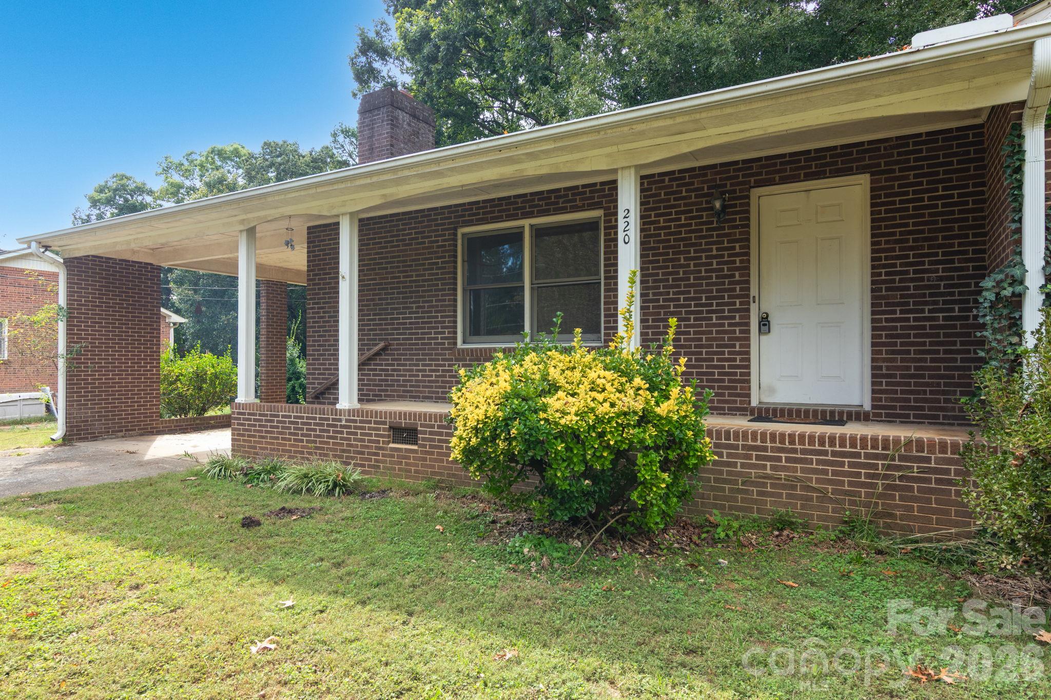 Single Family Residence at 220 Bradford Drive, Salisbury, photo 5 of 32