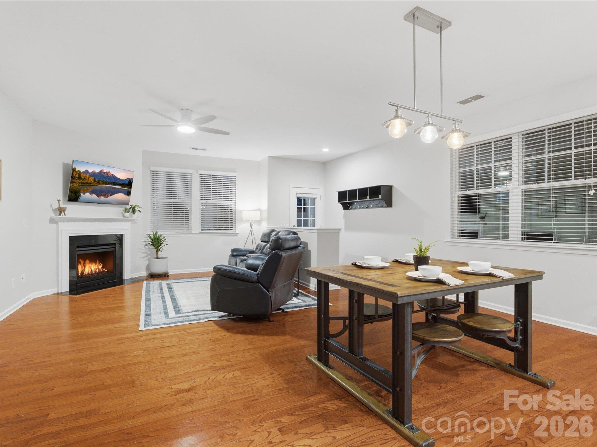 Single Family Residence at 13141 Heath Grove Drive, Huntersville, photo 14 of 32