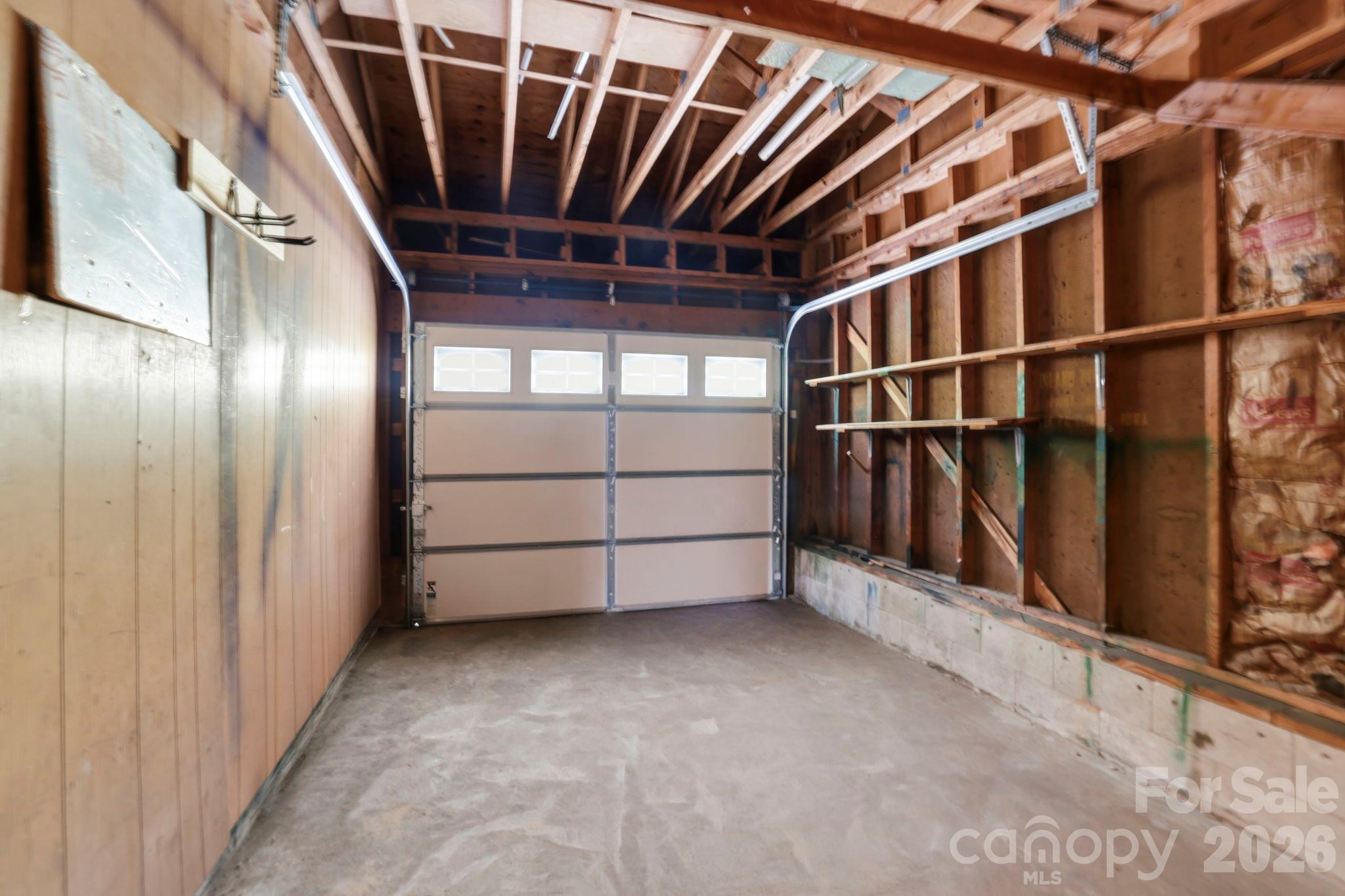 One-car attached Garage - 648 Crystal Drive - 648 Crystal Drive, Hendersonville
