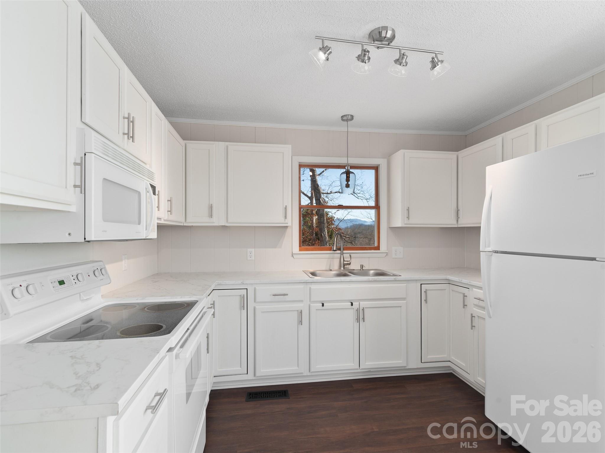 Single Family Residence at 128 Cardinal Lane, Hayesville, photo 43 of 48