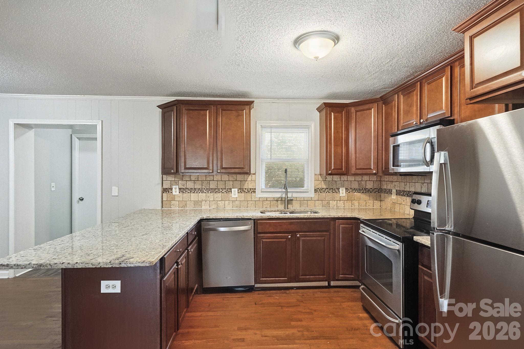 Single Family Residence at 1316 Mayberry Road, Dallas, photo 13 of 39