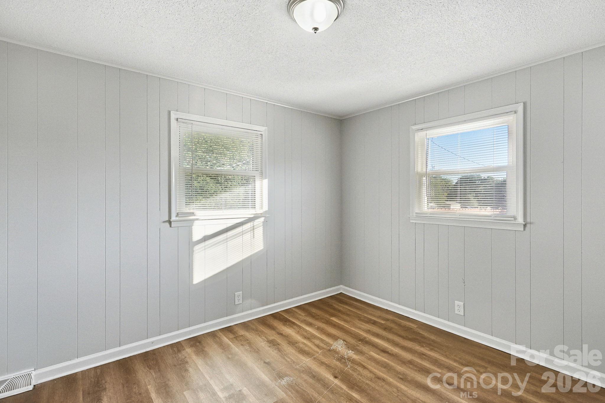 Single Family Residence at 1316 Mayberry Road, Dallas, photo 22 of 39