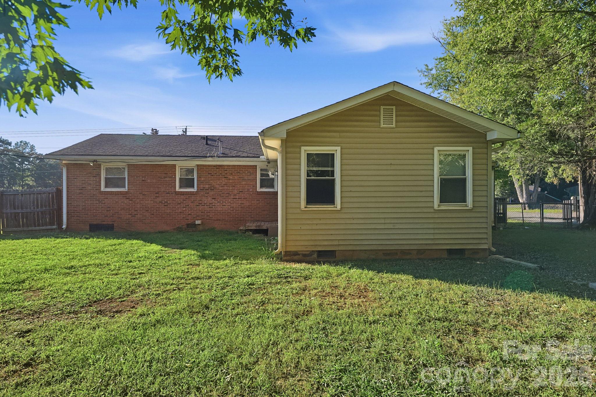 Single Family Residence at 1316 Mayberry Road, Dallas, photo 33 of 39