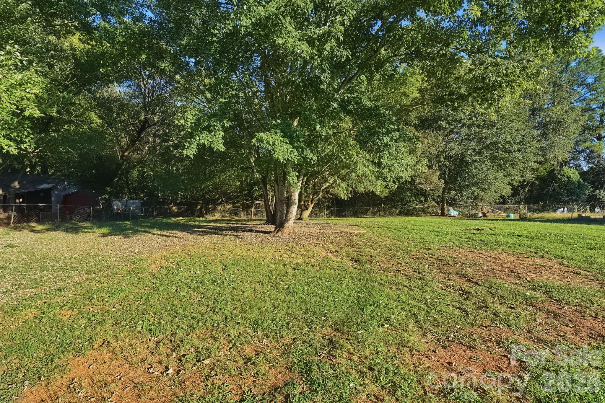 Single Family Residence at 1316 Mayberry Road, Dallas, photo 37 of 39