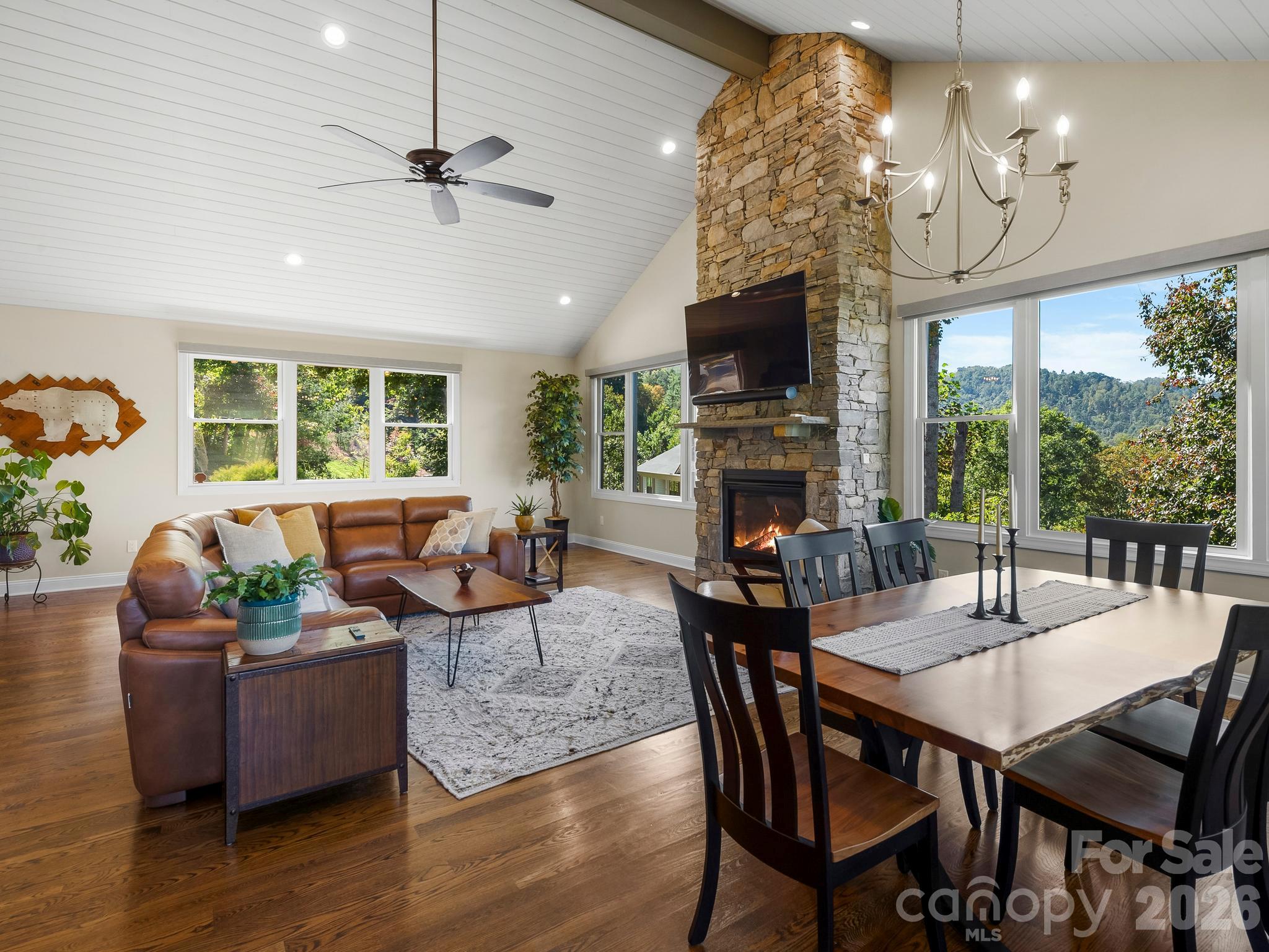 Single Family Residence at 14 Herron View Lane, Weaverville, photo 14 of 44