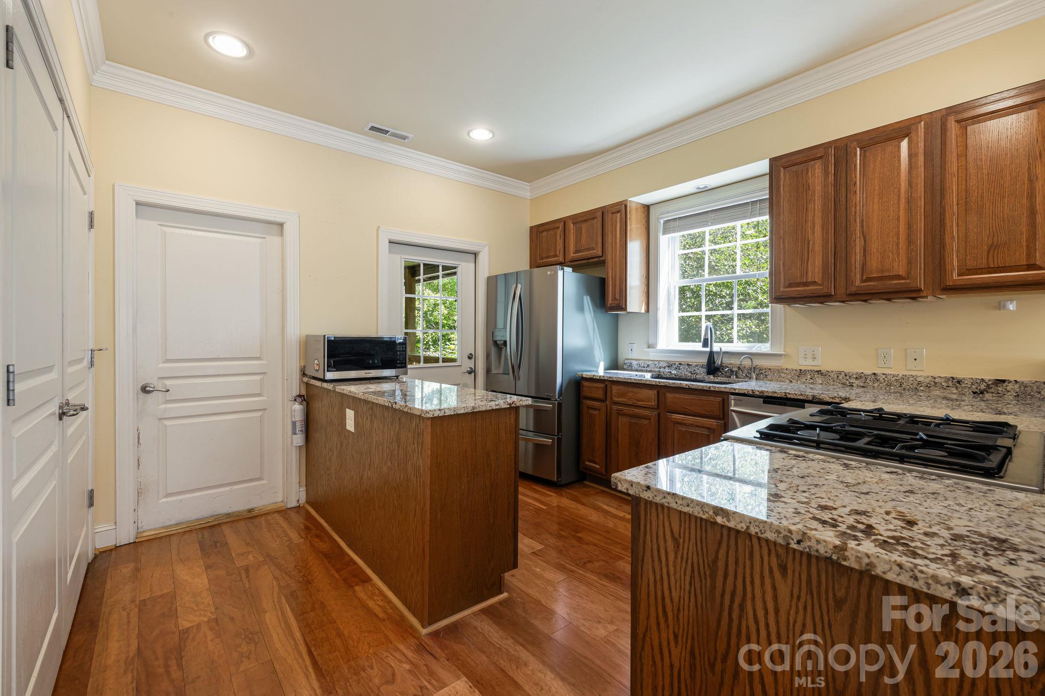 Condominium at 28 Trafalgar Circle, Asheville, photo 3 of 48