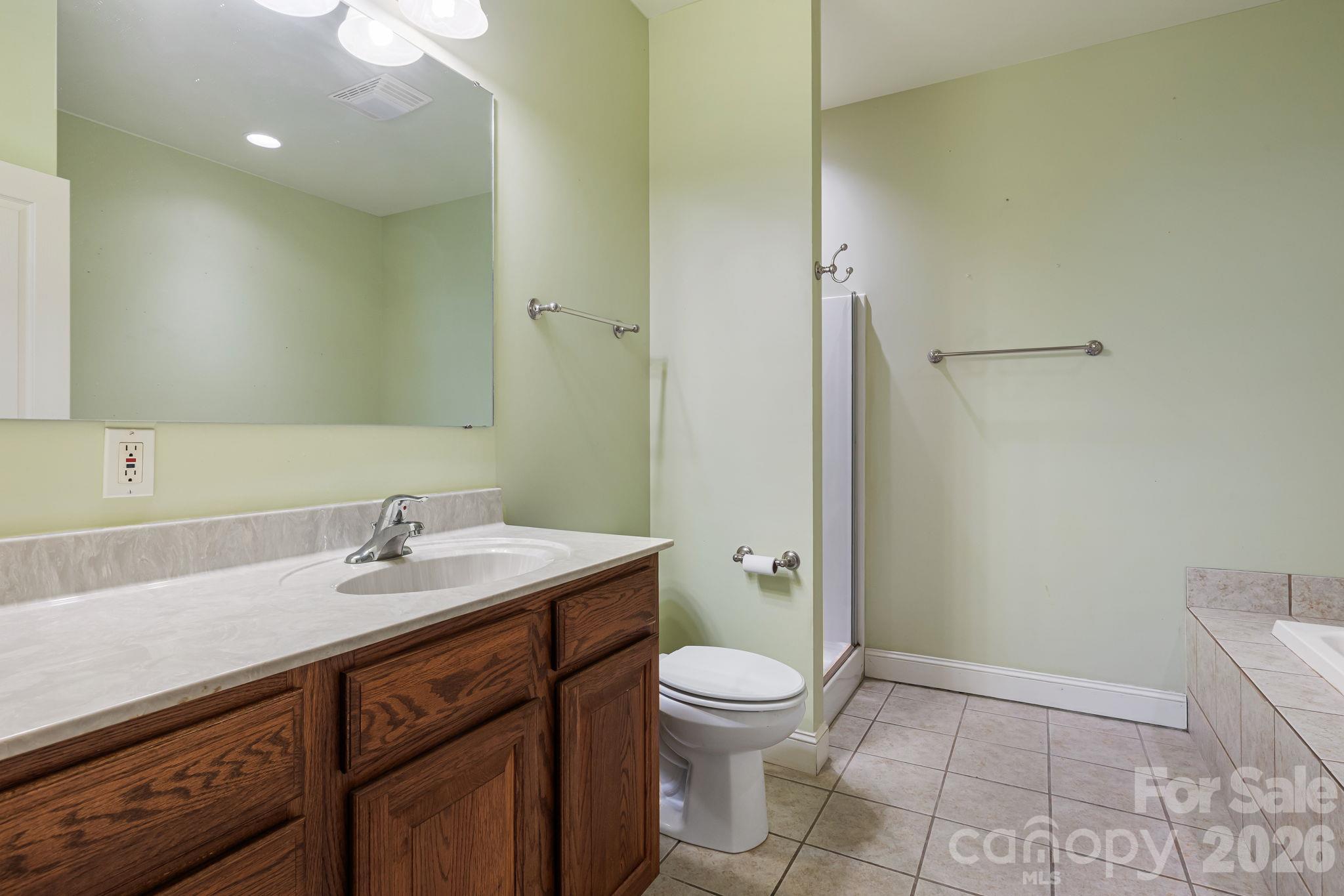 Condominium at 28 Trafalgar Circle, Asheville, photo 6 of 48