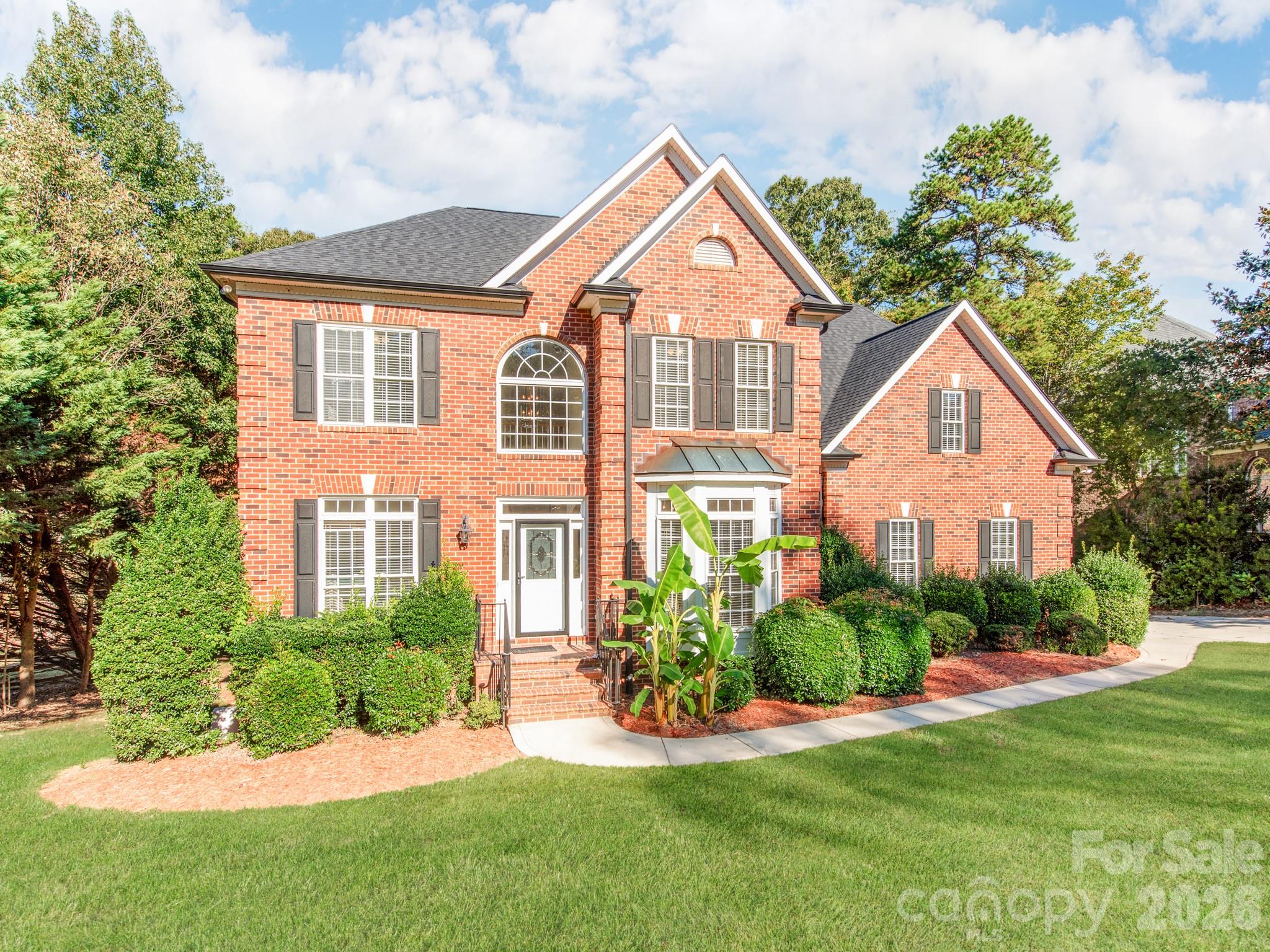 Single Family Residence at 2910 Providence View Lane, Charlotte, photo 3 of 44