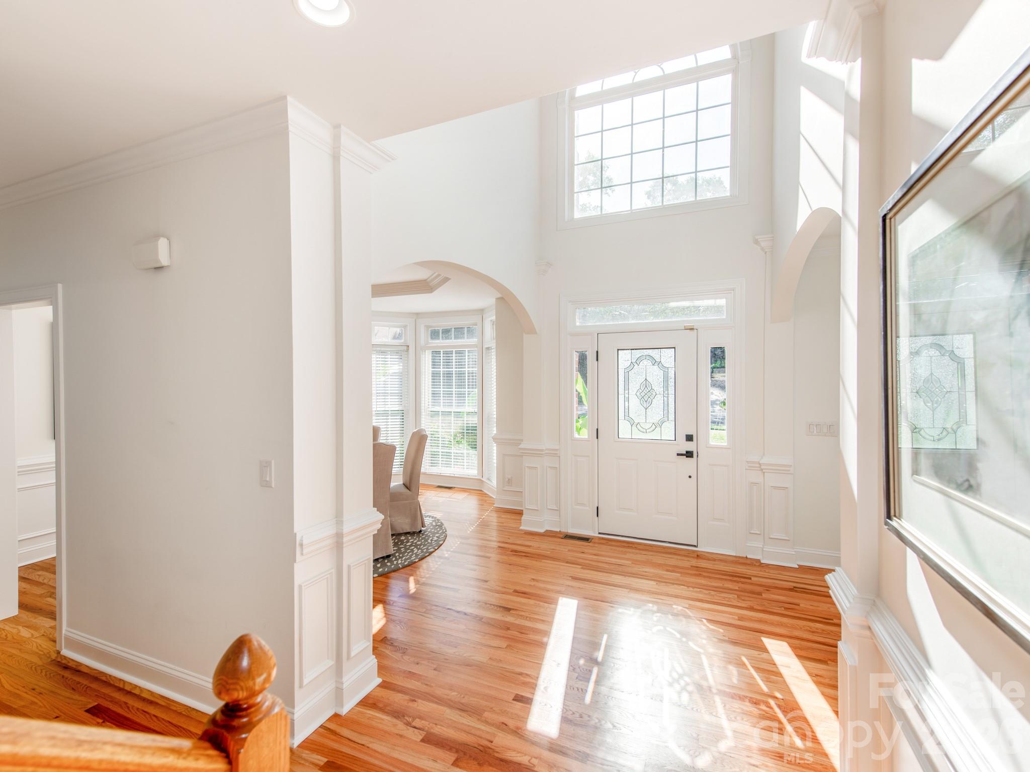Single Family Residence at 2910 Providence View Lane, Charlotte, photo 6 of 44