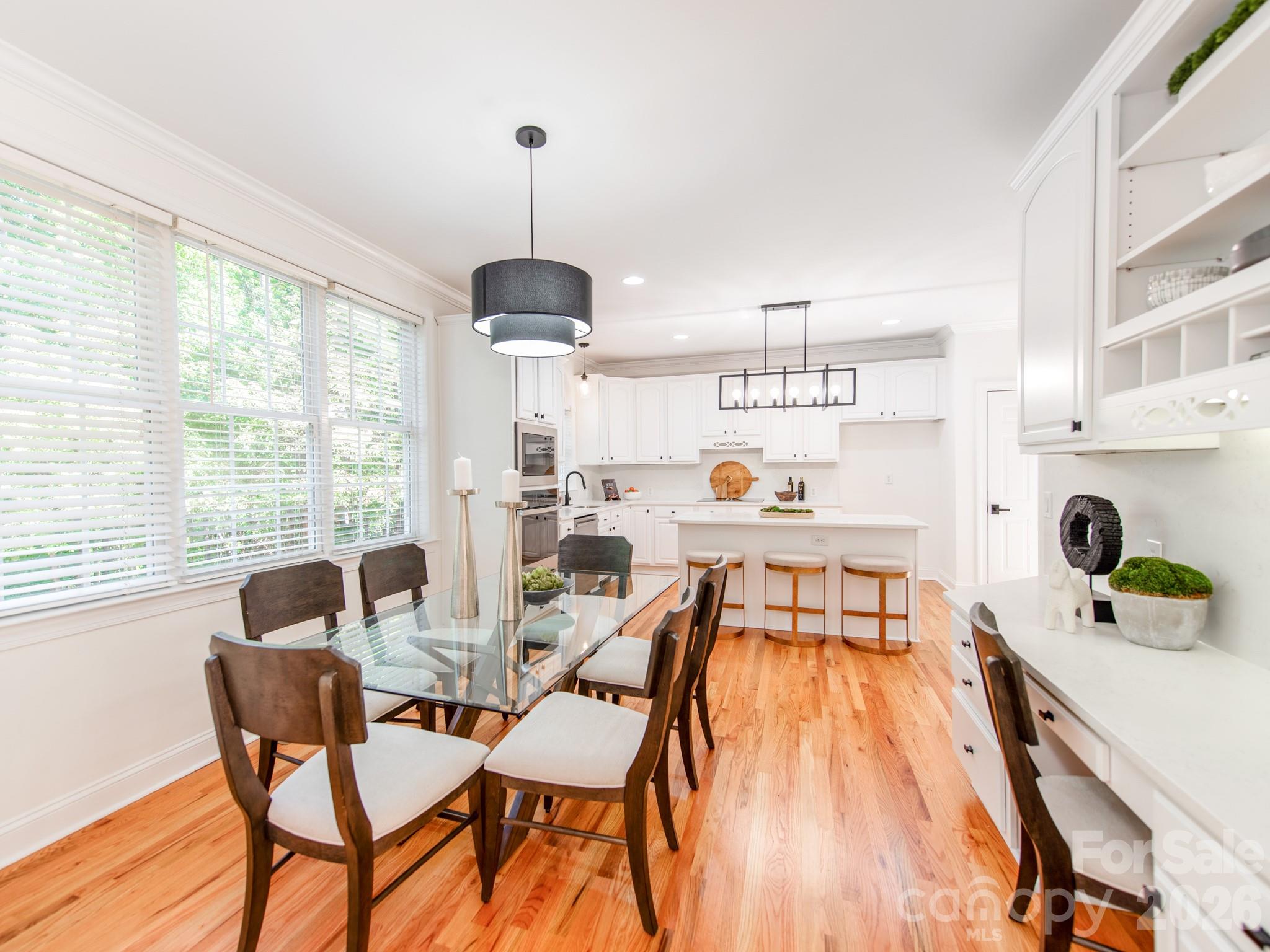 Single Family Residence at 2910 Providence View Lane, Charlotte, photo 13 of 44