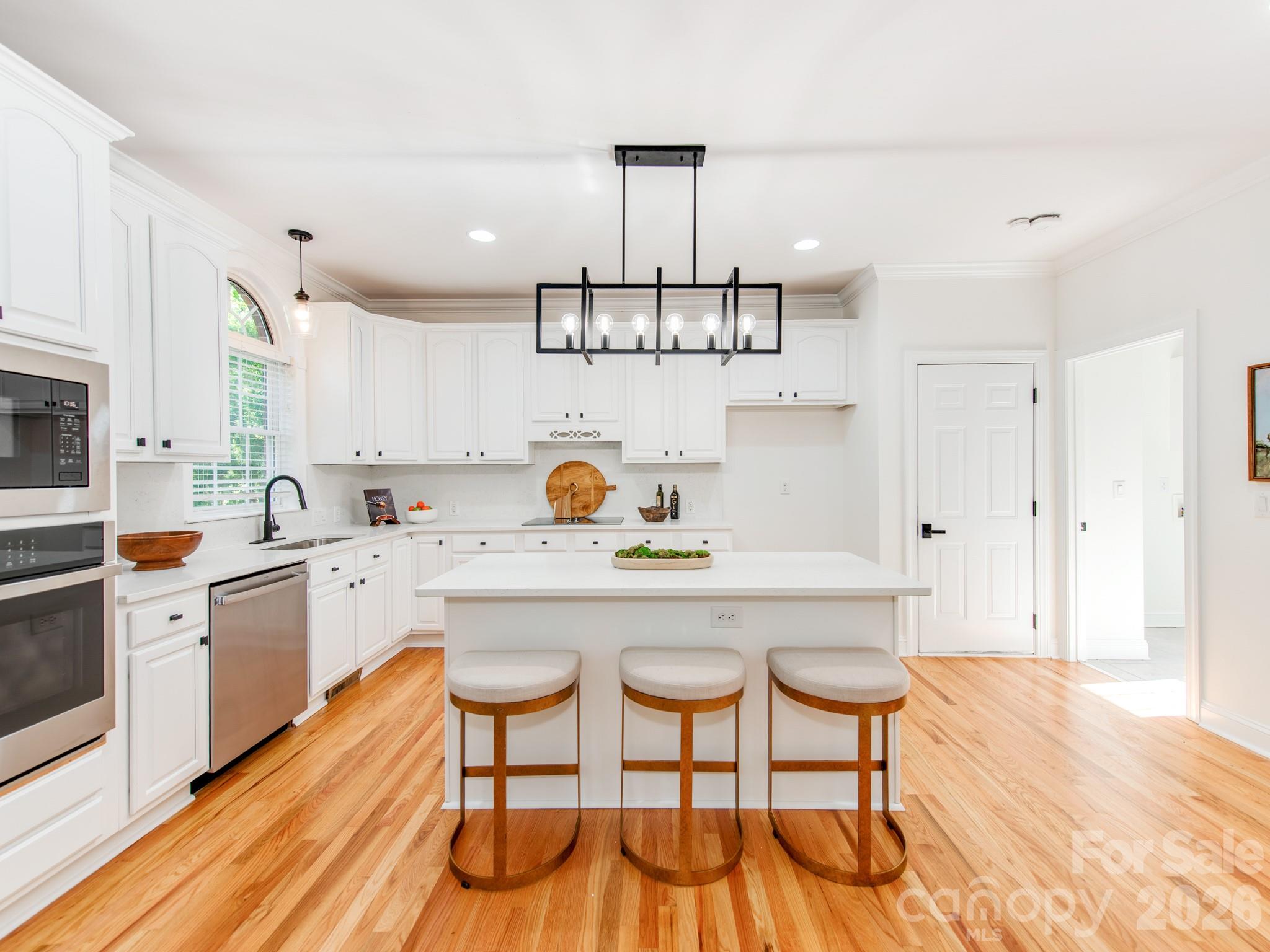 Single Family Residence at 2910 Providence View Lane, Charlotte, photo 14 of 44