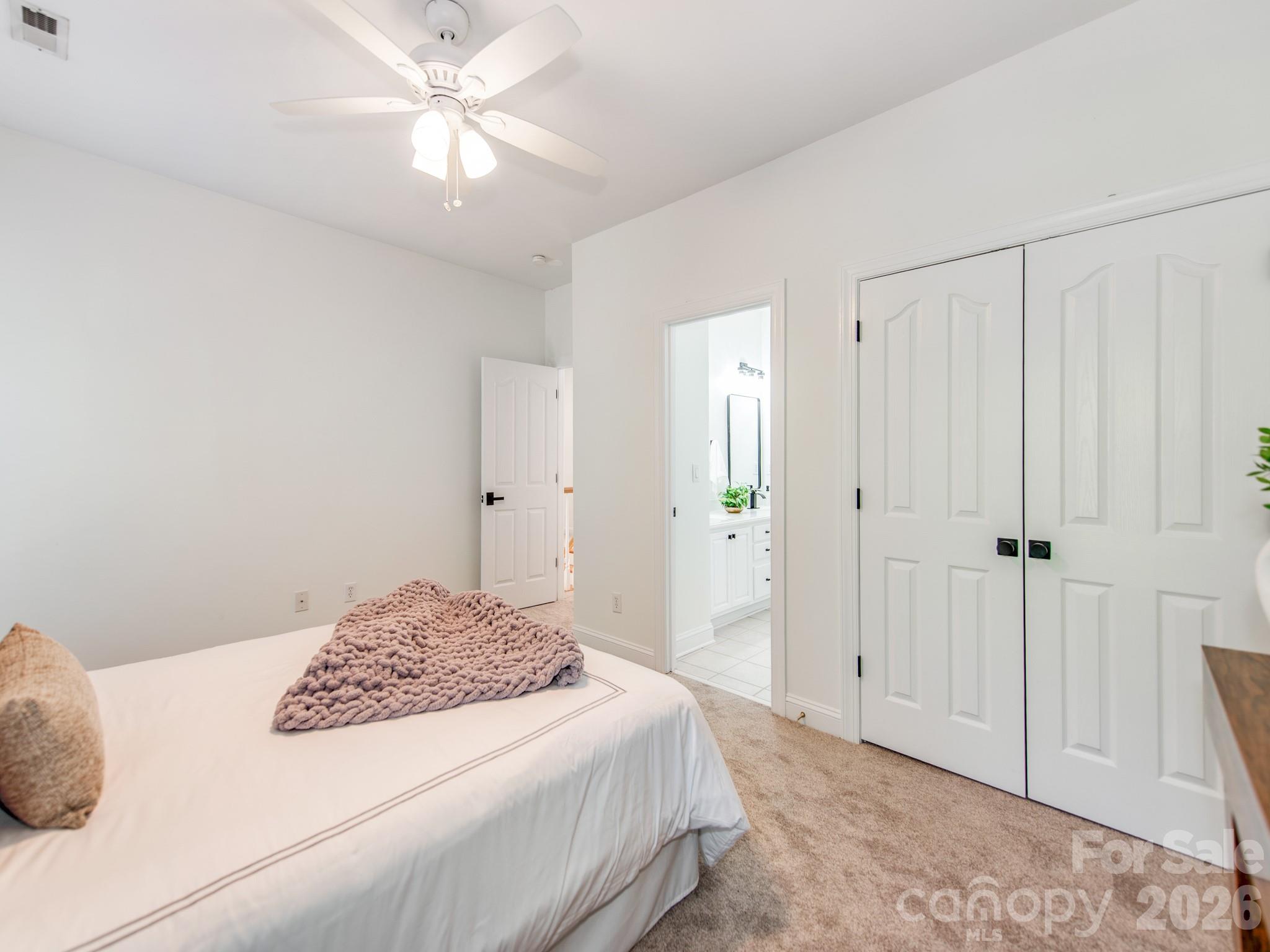 Single Family Residence at 2910 Providence View Lane, Charlotte, photo 37 of 44