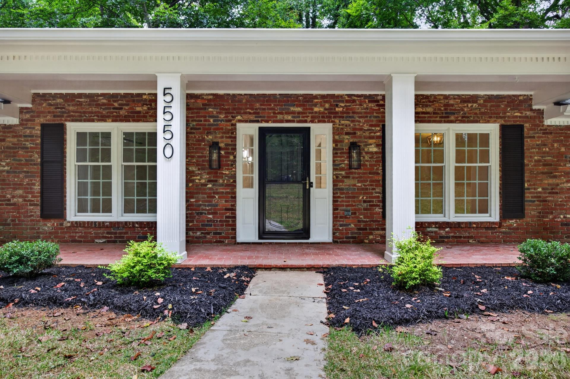Single Family Residence at 5550 Overlook Circle, Winston Salem, photo 5 of 48