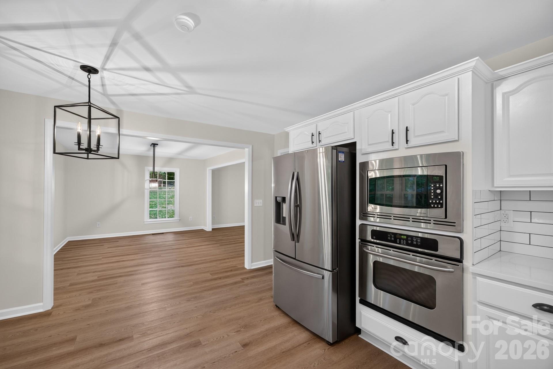 Single Family Residence at 5550 Overlook Circle, Winston Salem, photo 19 of 48