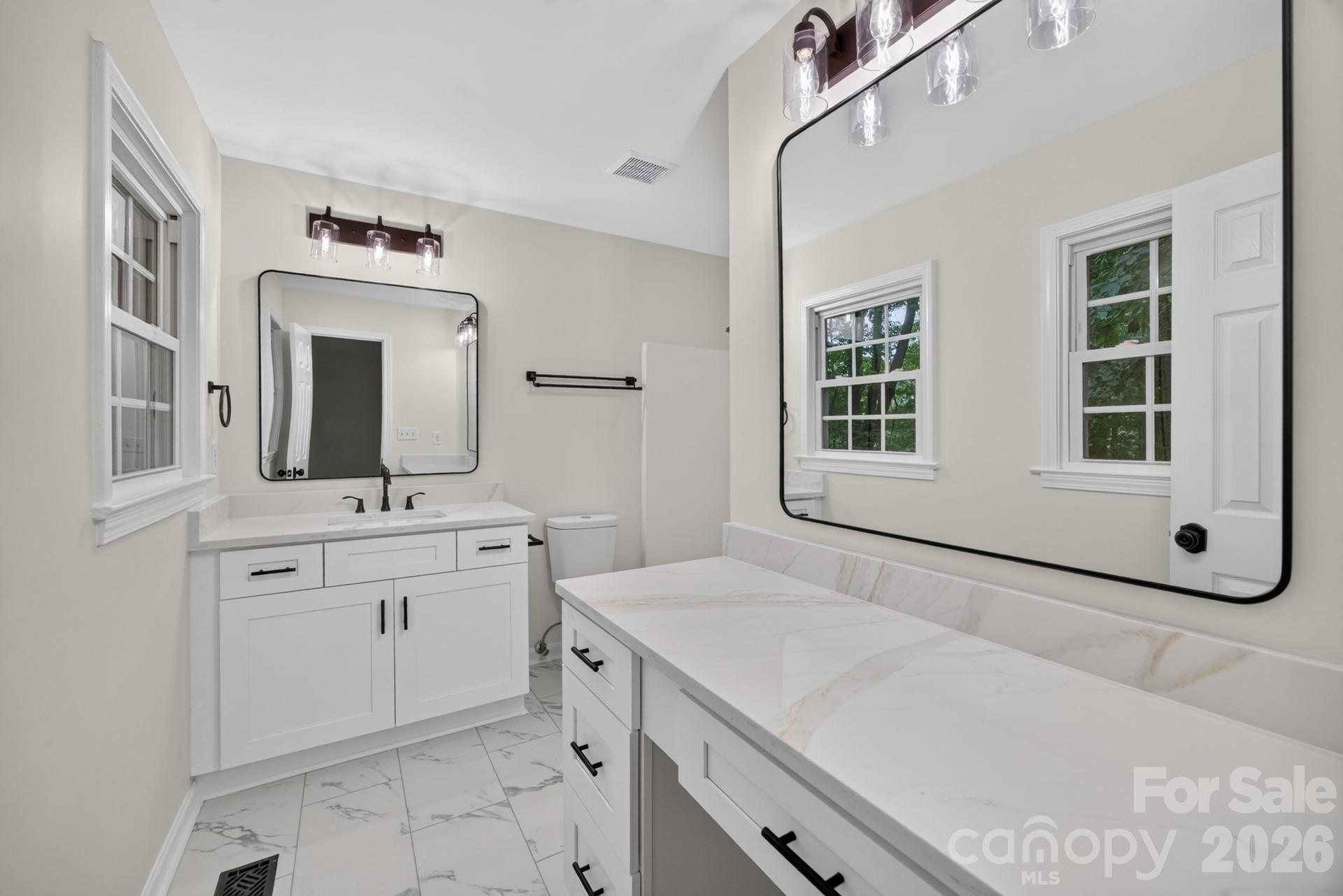 En-Suite Bathroom - 5550 Overlook Circle, Winston Salem