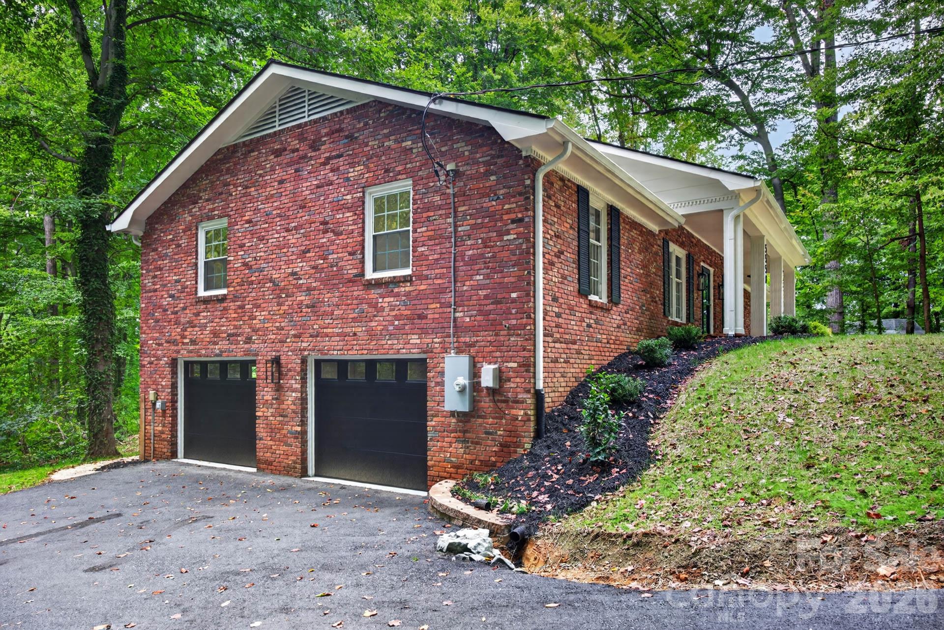 2-Car Garage - 5550 Overlook Circle, Winston Salem