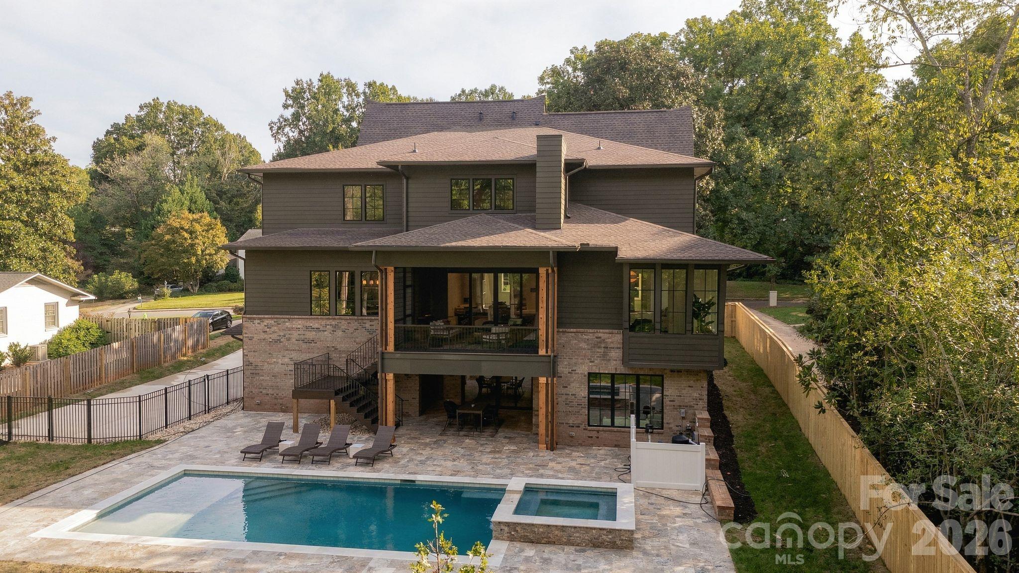 Single Family Residence at 122 Lansdowne Road, Charlotte, photo 4 of 45