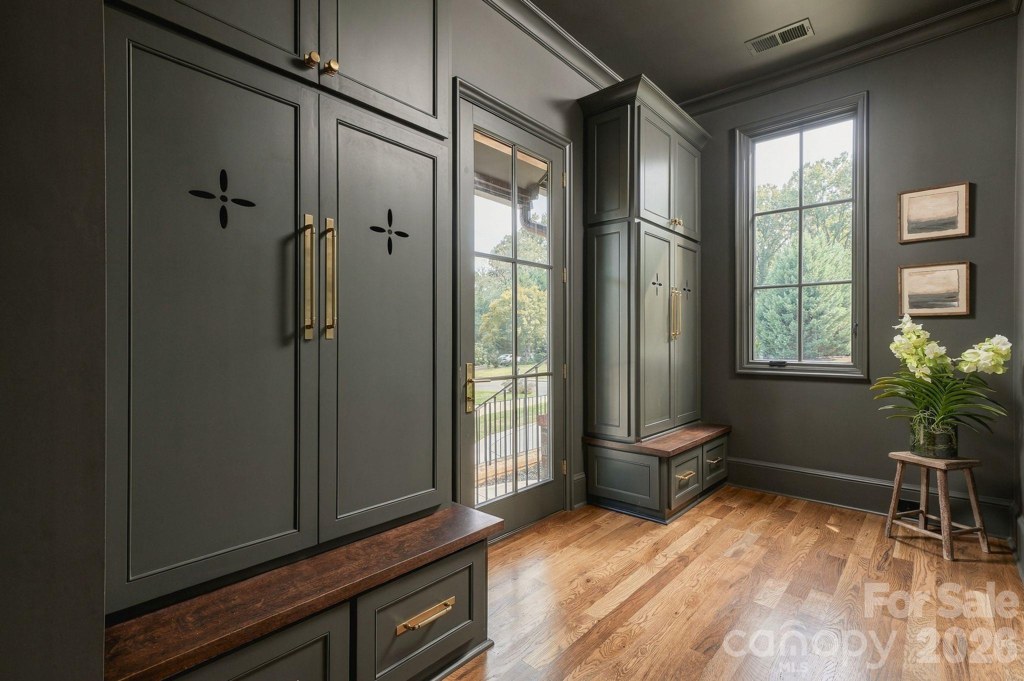 Single Family Residence at 122 Lansdowne Road, Charlotte, photo 26 of 45