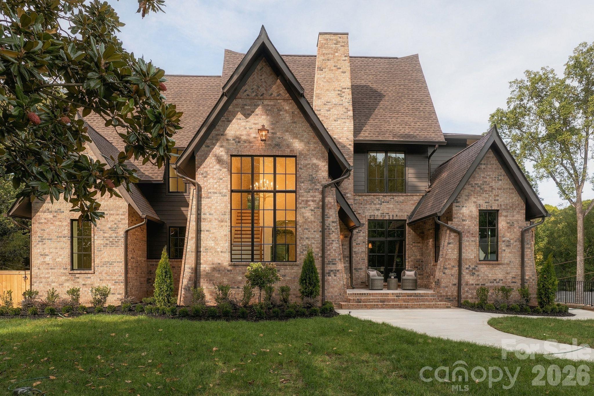 Single Family Residence at 122 Lansdowne Road, Charlotte, photo 2 of 45