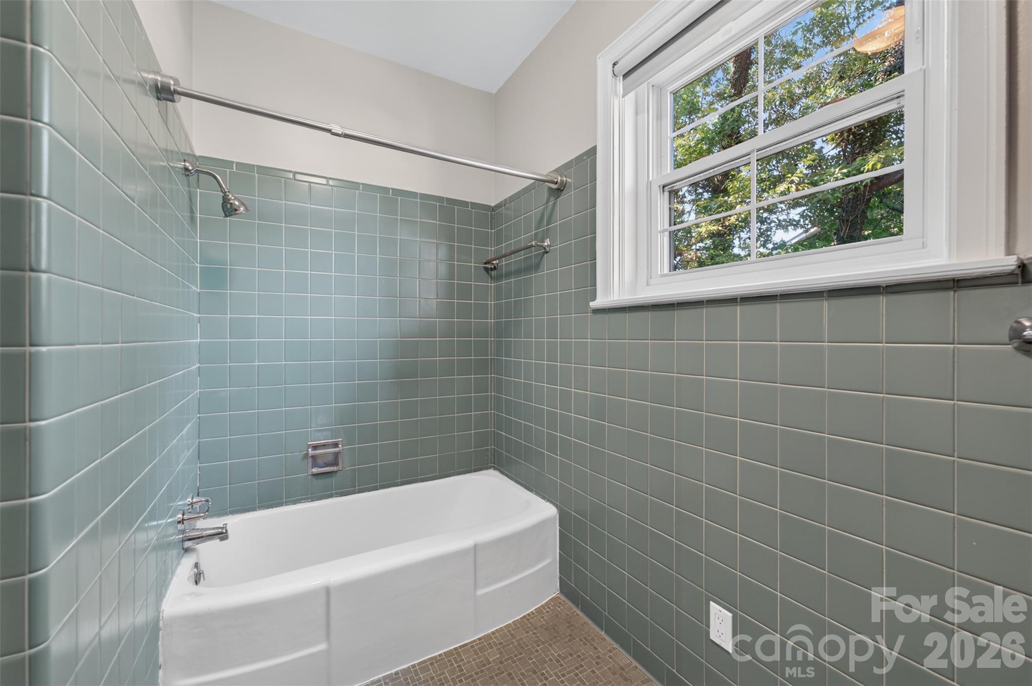 Single Family Residence at 356 7th Avenue NE, Hickory, photo 19 of 35
