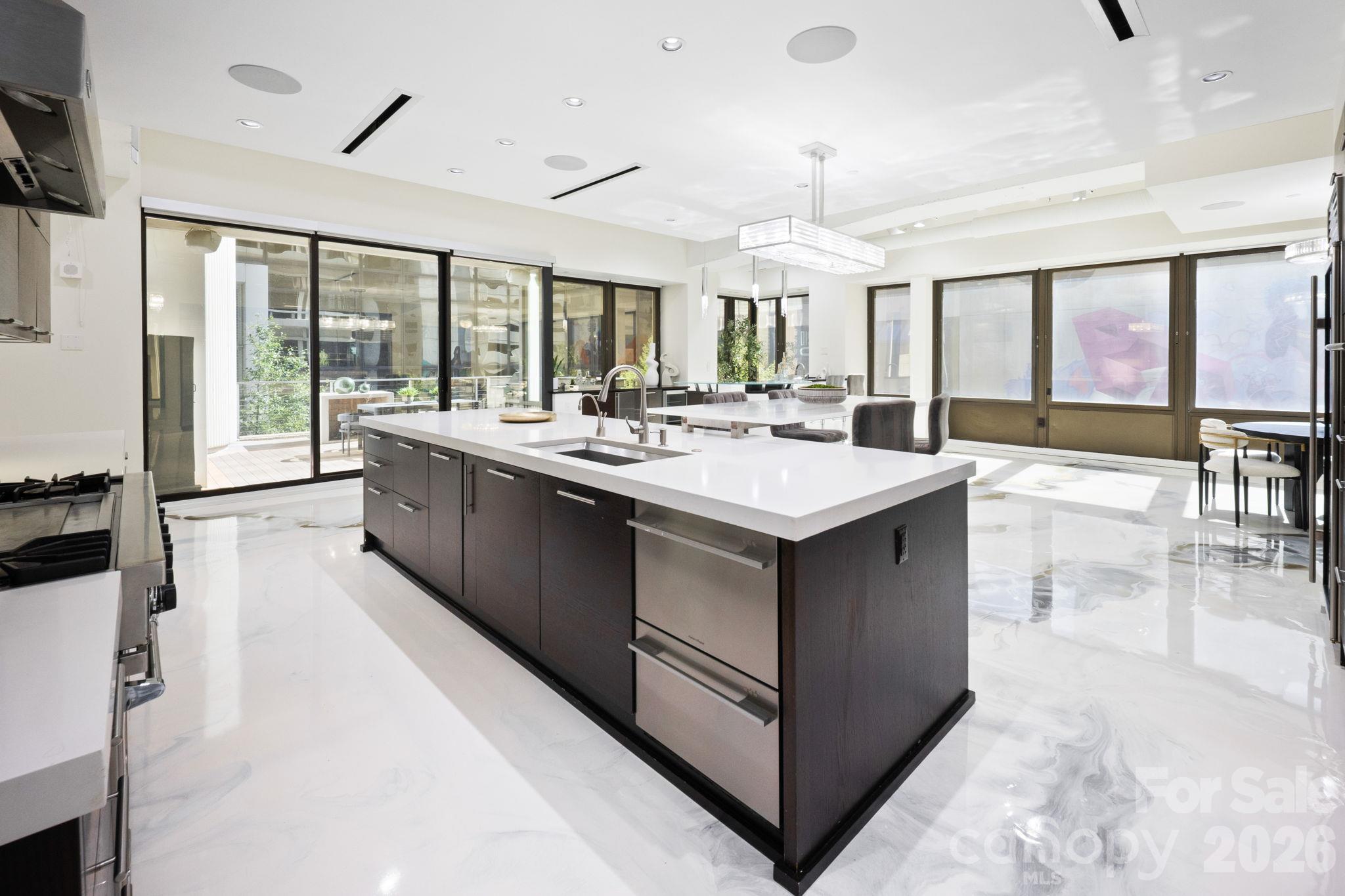 Condominium at 139 Tryon Street, Charlotte, photo 3 of 41