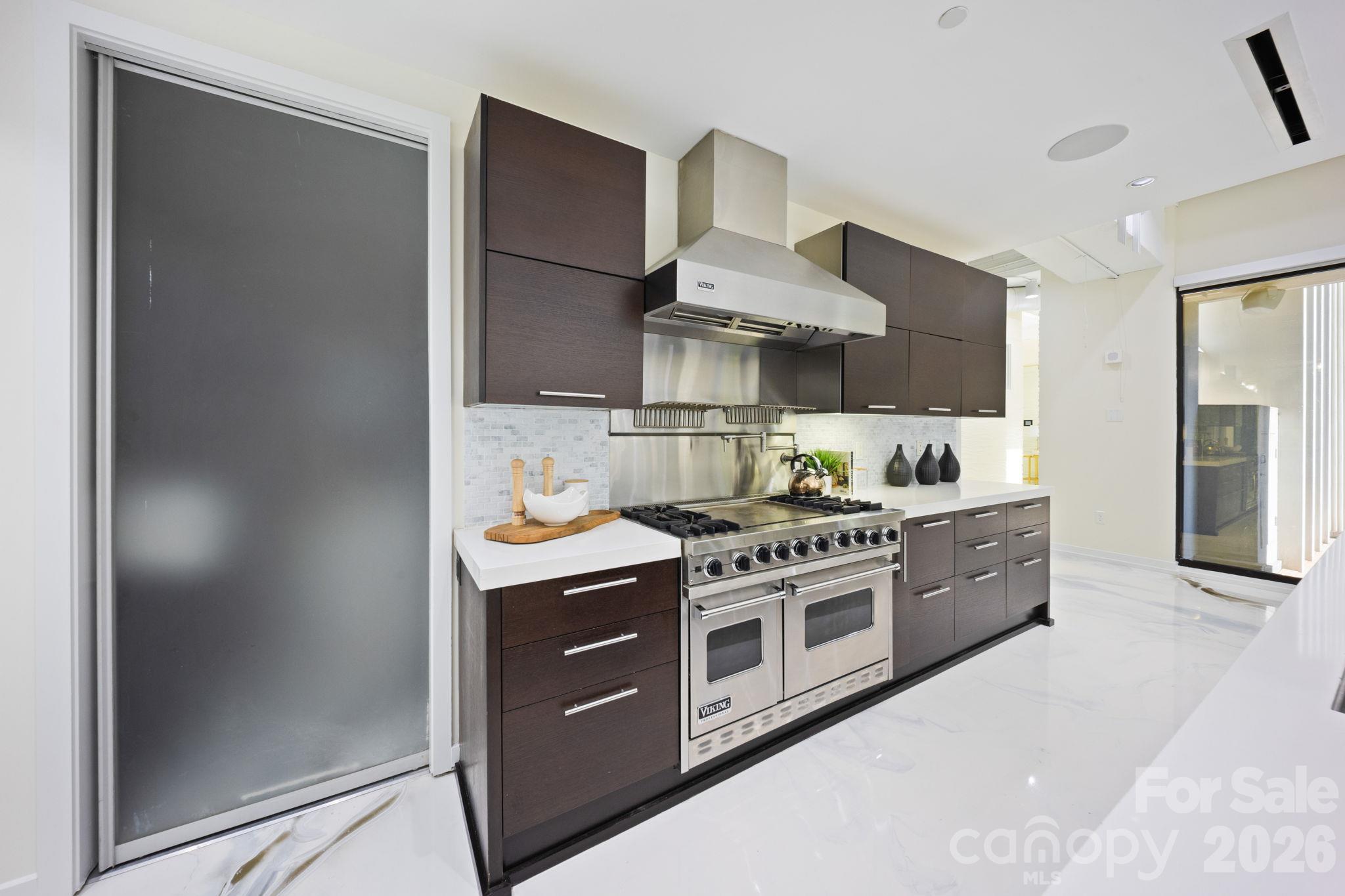 Condominium at 139 Tryon Street, Charlotte, photo 34 of 41